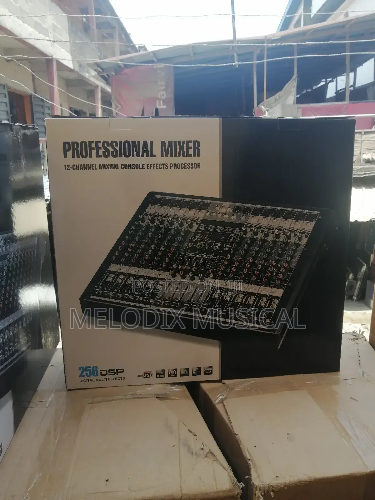 Yamaha Professional Mixer 12- Channels 256 DSP