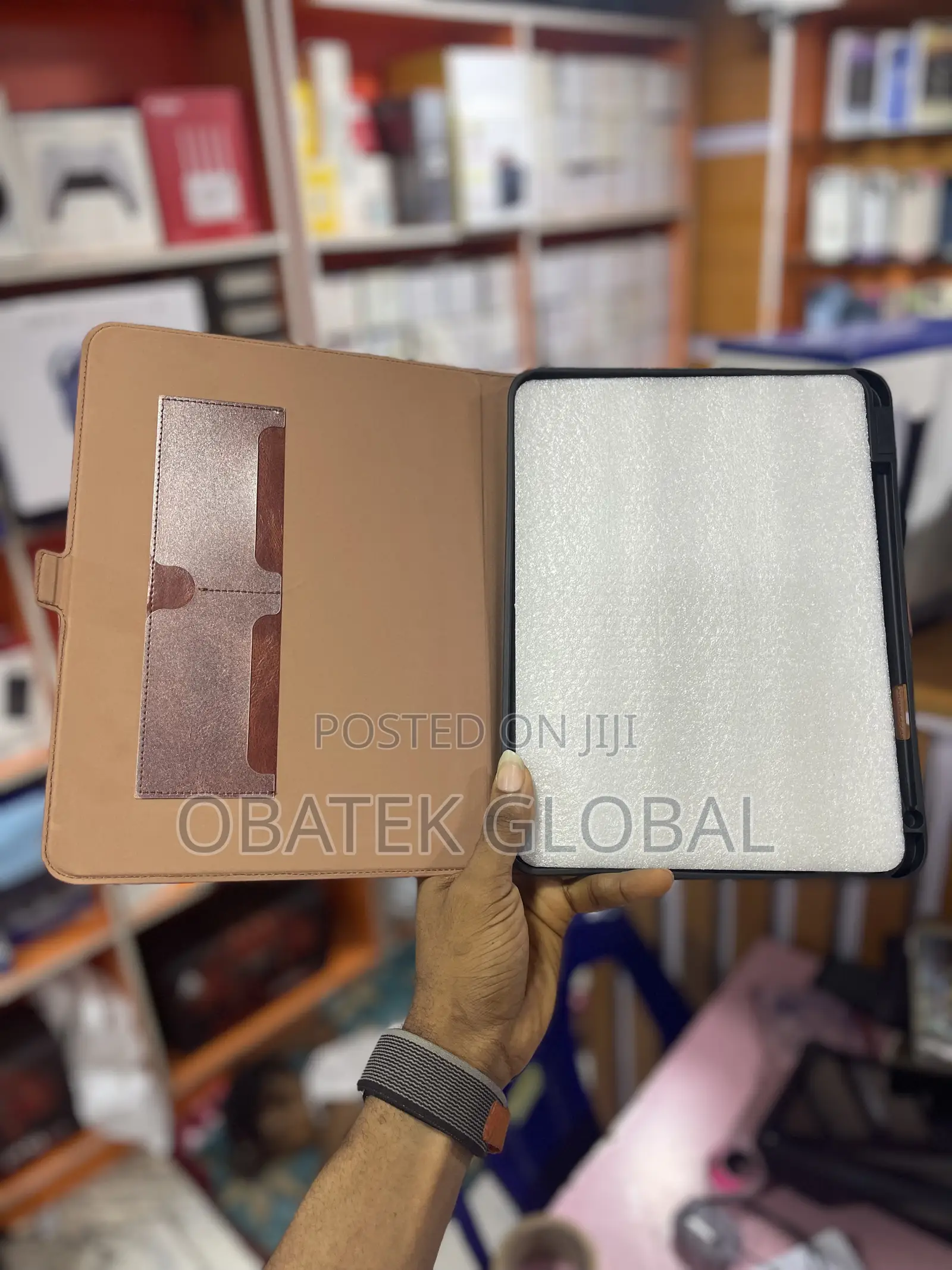 iPad 10th Gen Leather Pouch
