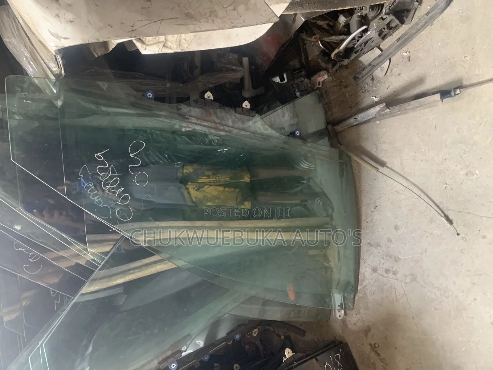 Front Door Glass Corolla 2020