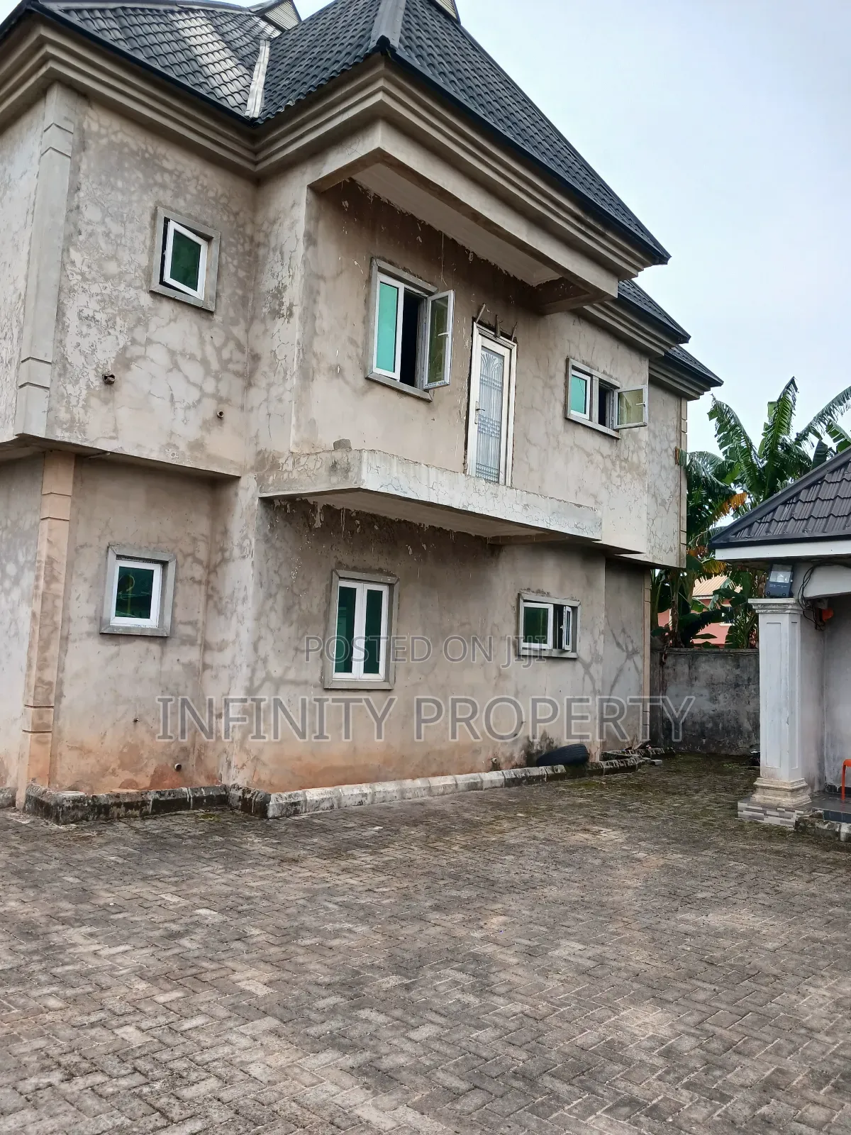 3bdrm Block of Flats in Evbuku, Benin City for sale