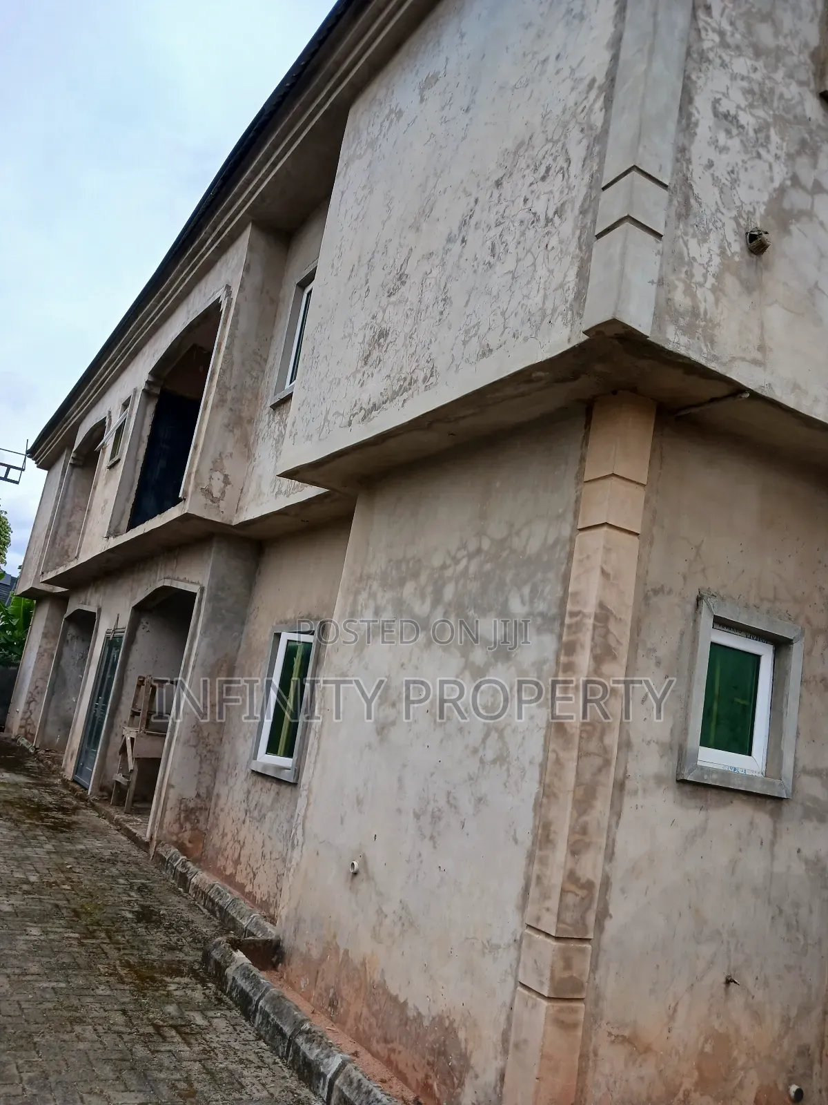 3bdrm Block of Flats in Evbuku, Benin City for sale