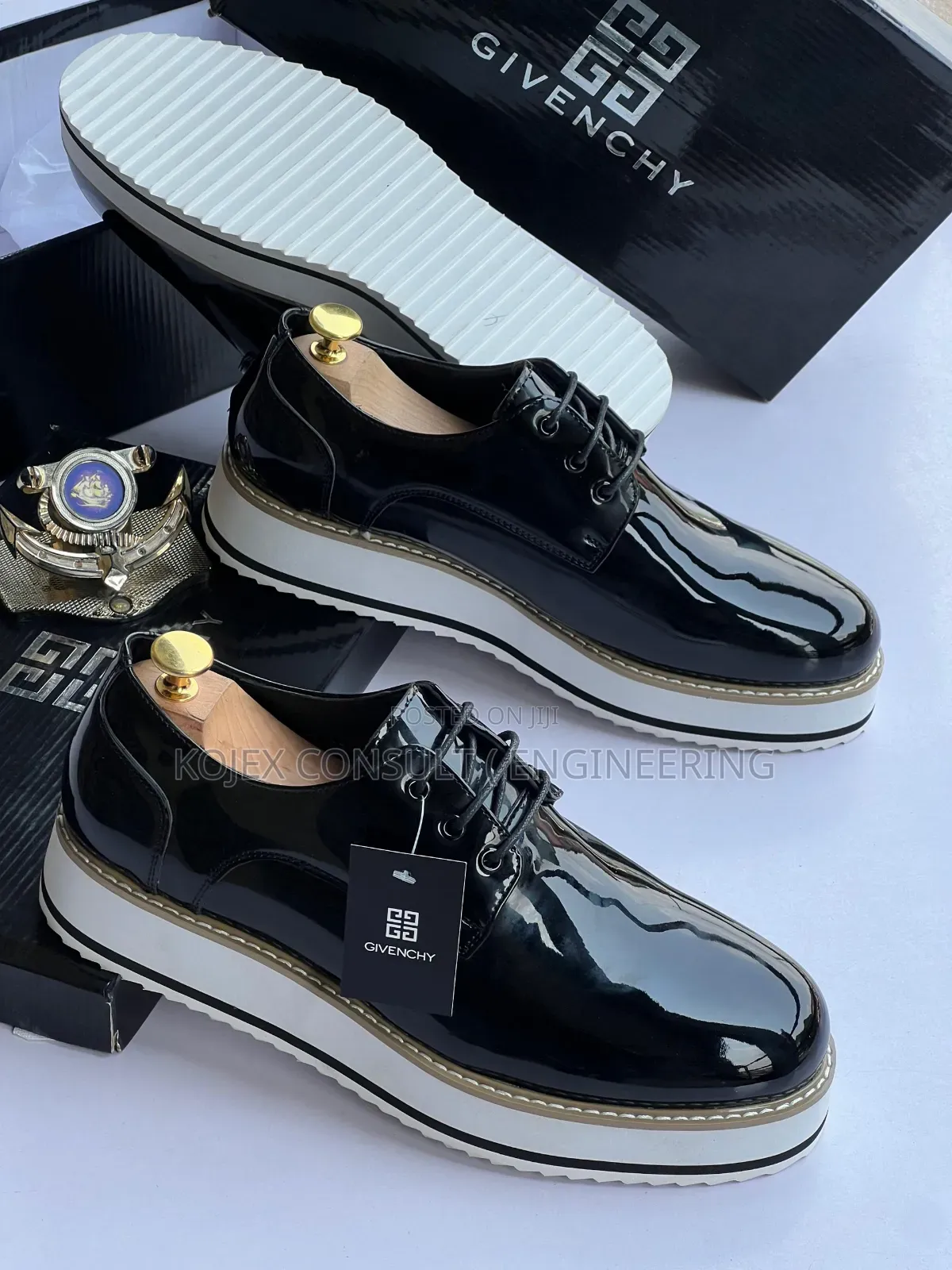 Givenchy Glossy High Shoe