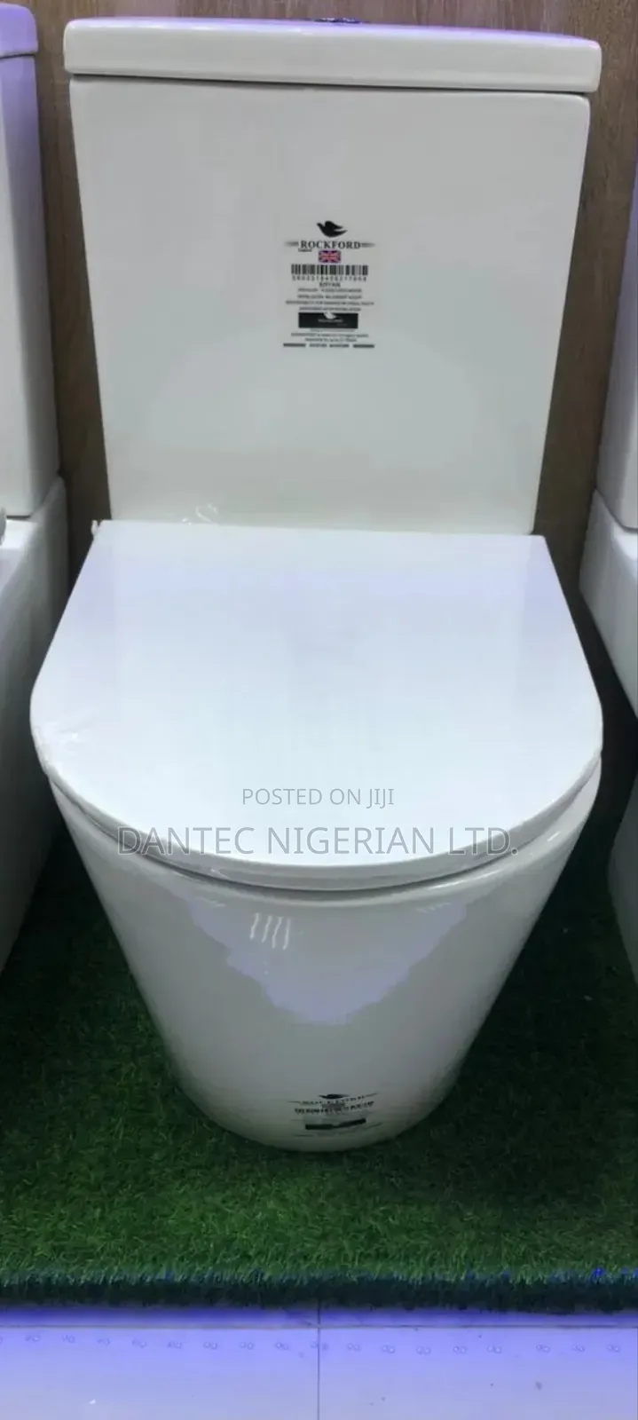 Executive Masters Toilet Seat and Tank