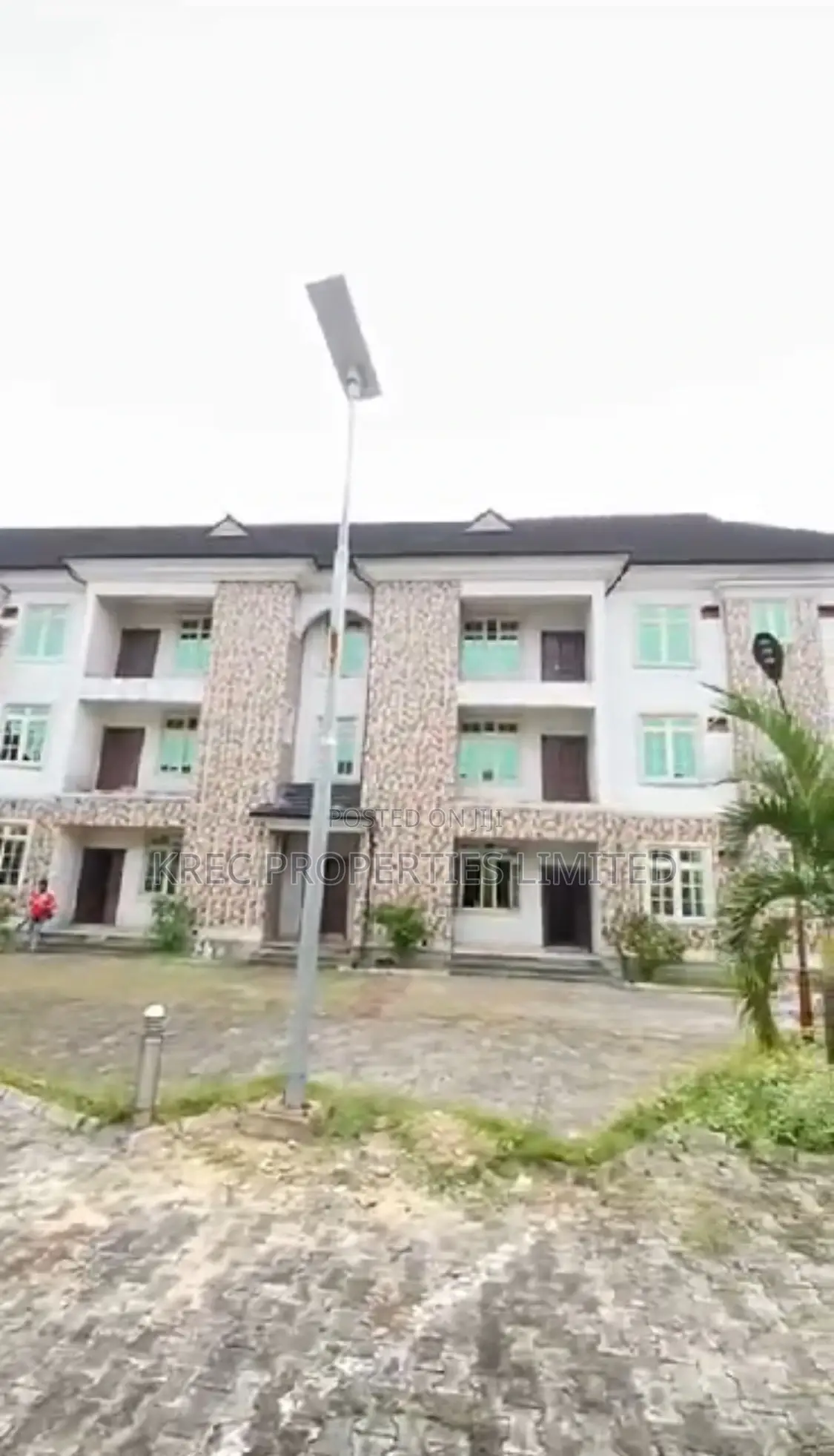 20bdrm Townhouse Terrace in Odili Road Port for sale
