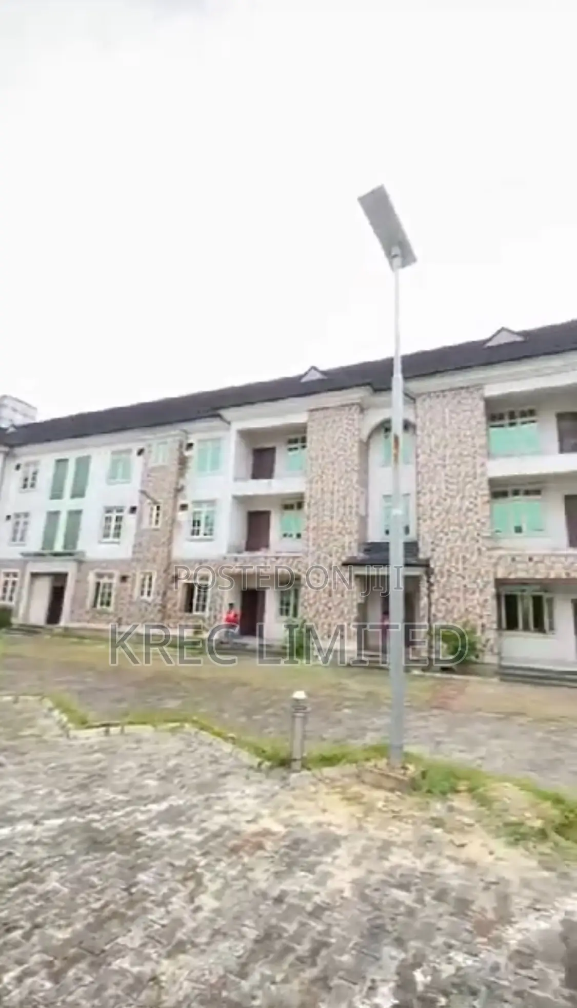 20bdrm Townhouse Terrace in Odili Road Port for sale