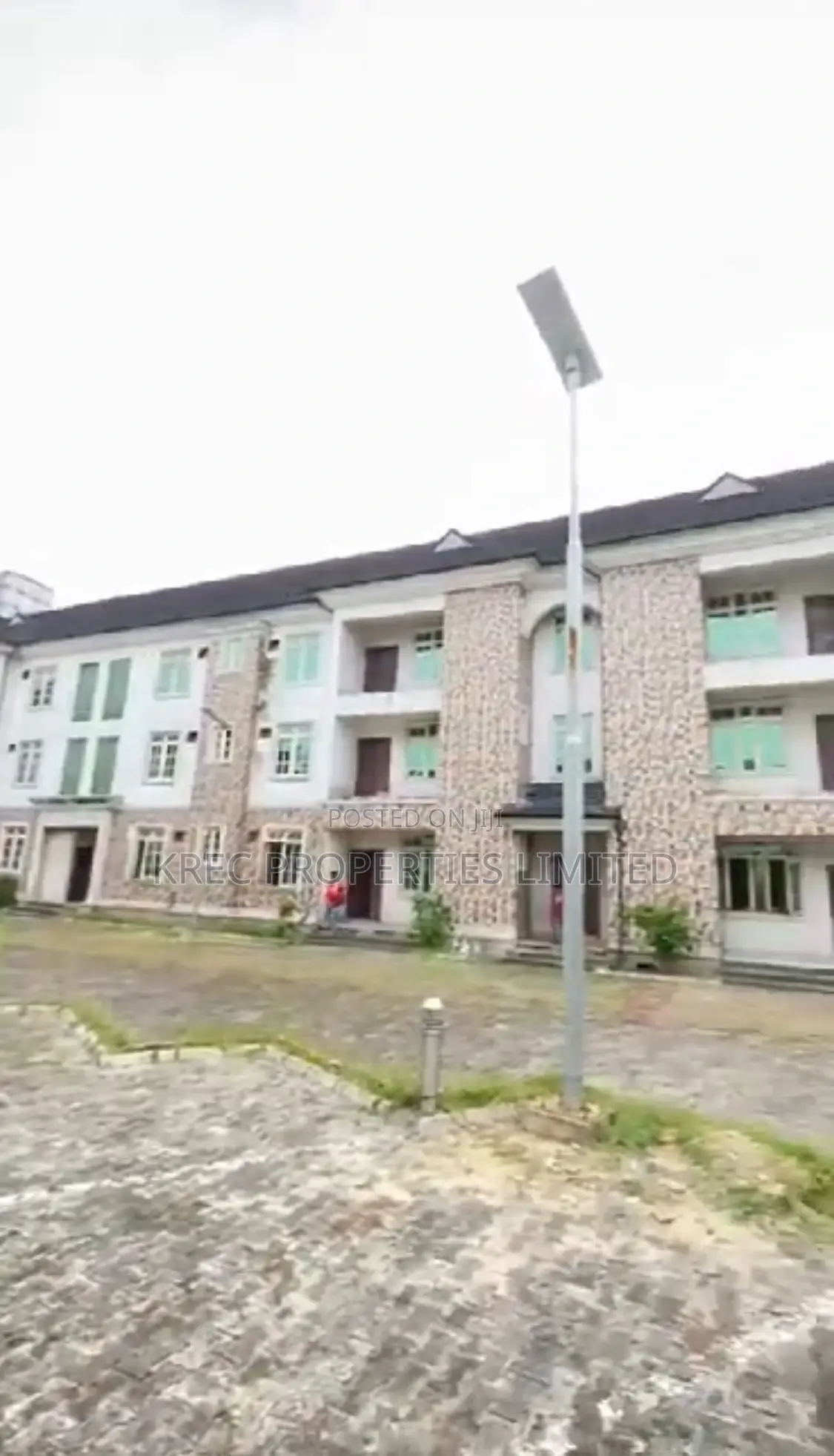 20bdrm Townhouse Terrace in Odili Road Port for sale