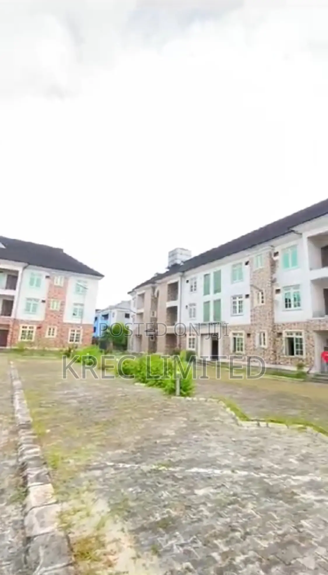 20bdrm Townhouse Terrace in Odili Road Port for sale
