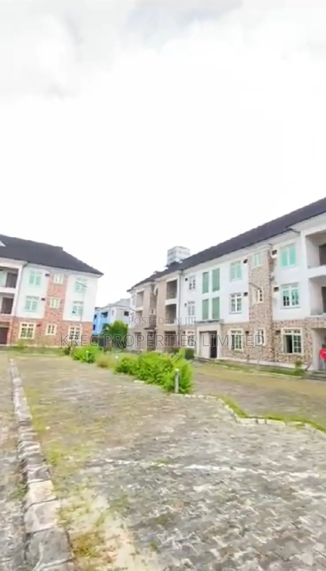 20bdrm Townhouse Terrace in Odili Road Port for sale