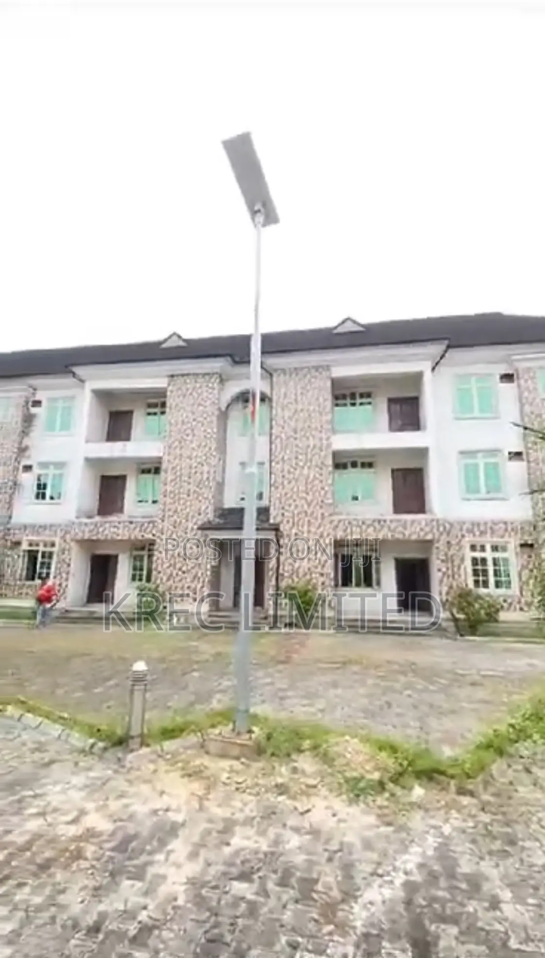 20bdrm Townhouse Terrace in Odili Road Port for sale
