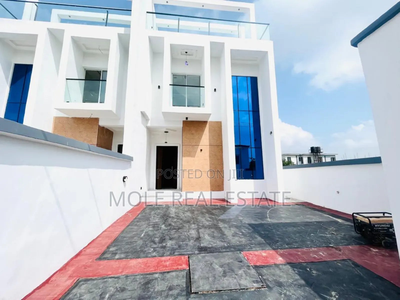 Luxery 5 Bedroom Detatched Monastery Road Ajah