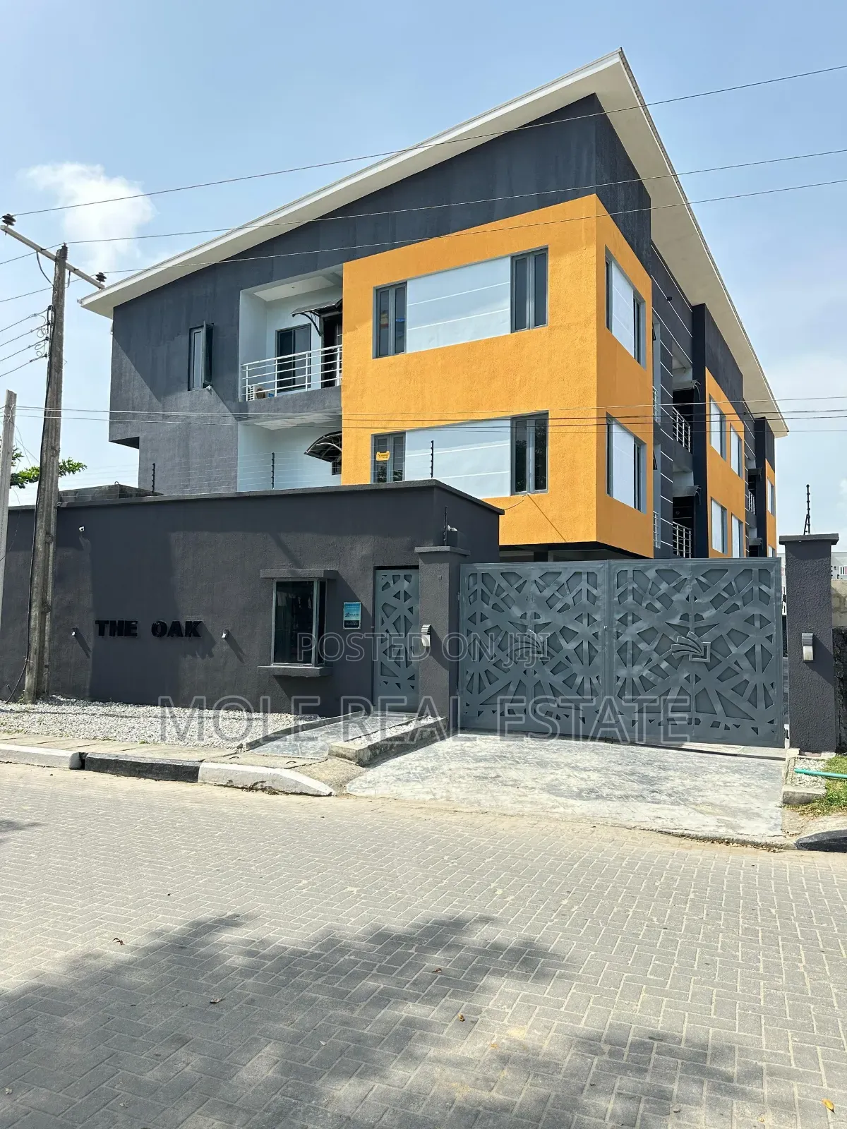 3bdrm Block of Flats in Leki, Lekki Phase 1 for sale