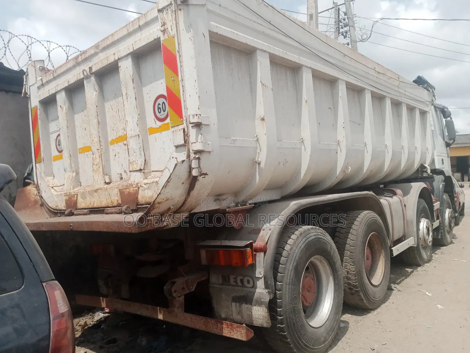 30tons Iveco 12tires Tipper
