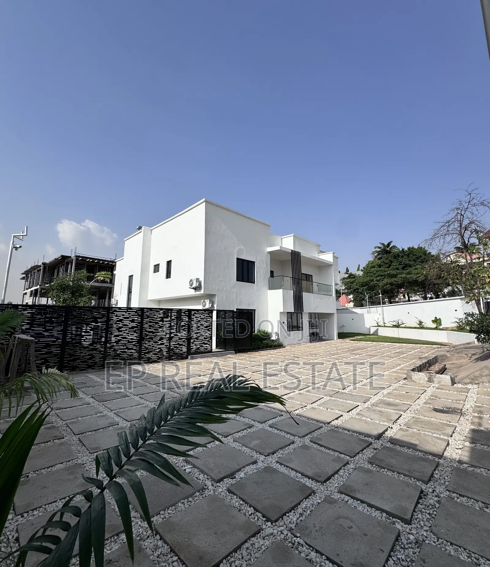 10bdrm Duplex in Asokoro for sale