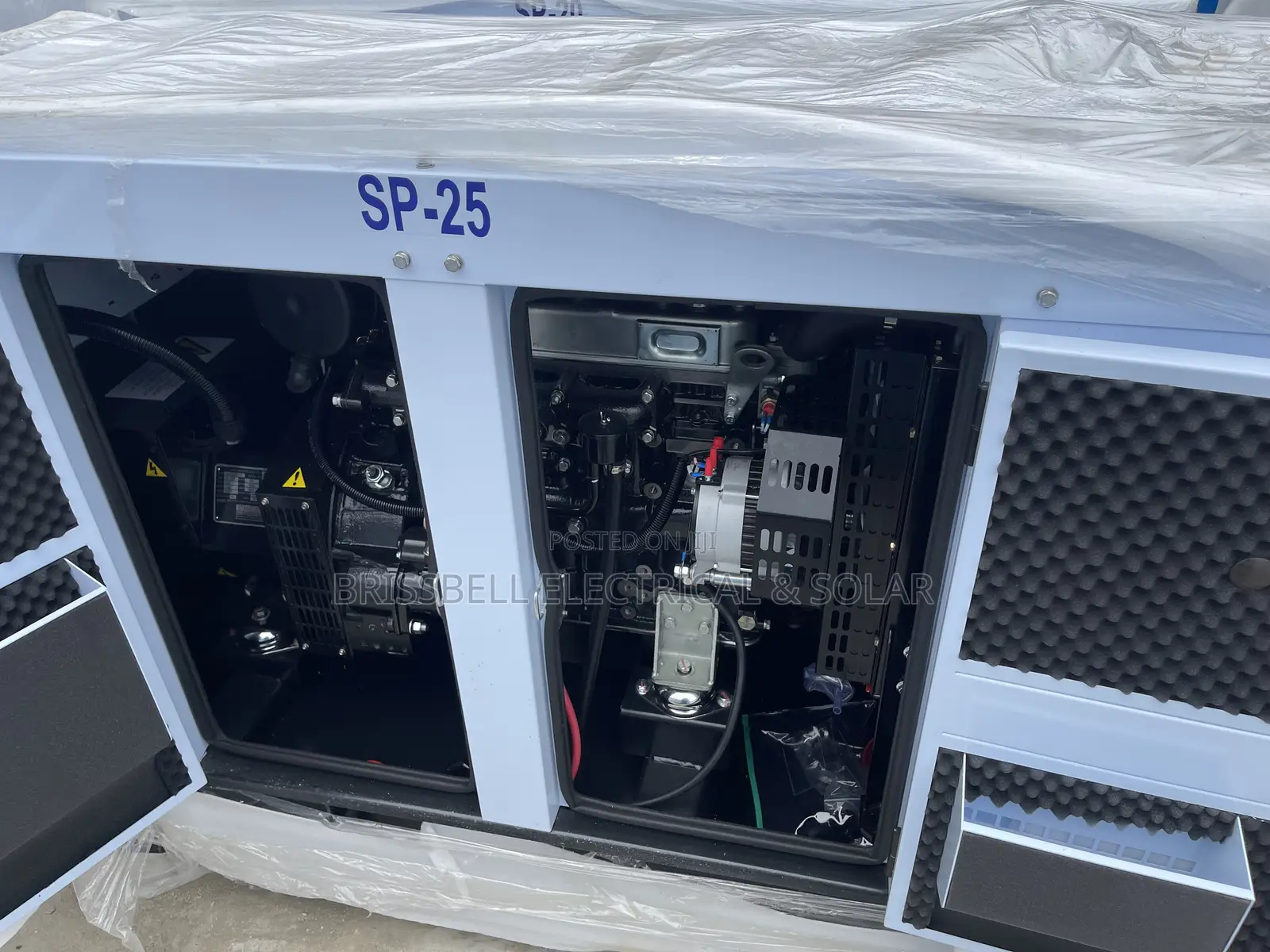 Excellent England Perkins Soundproof Diesel Generator 25kva