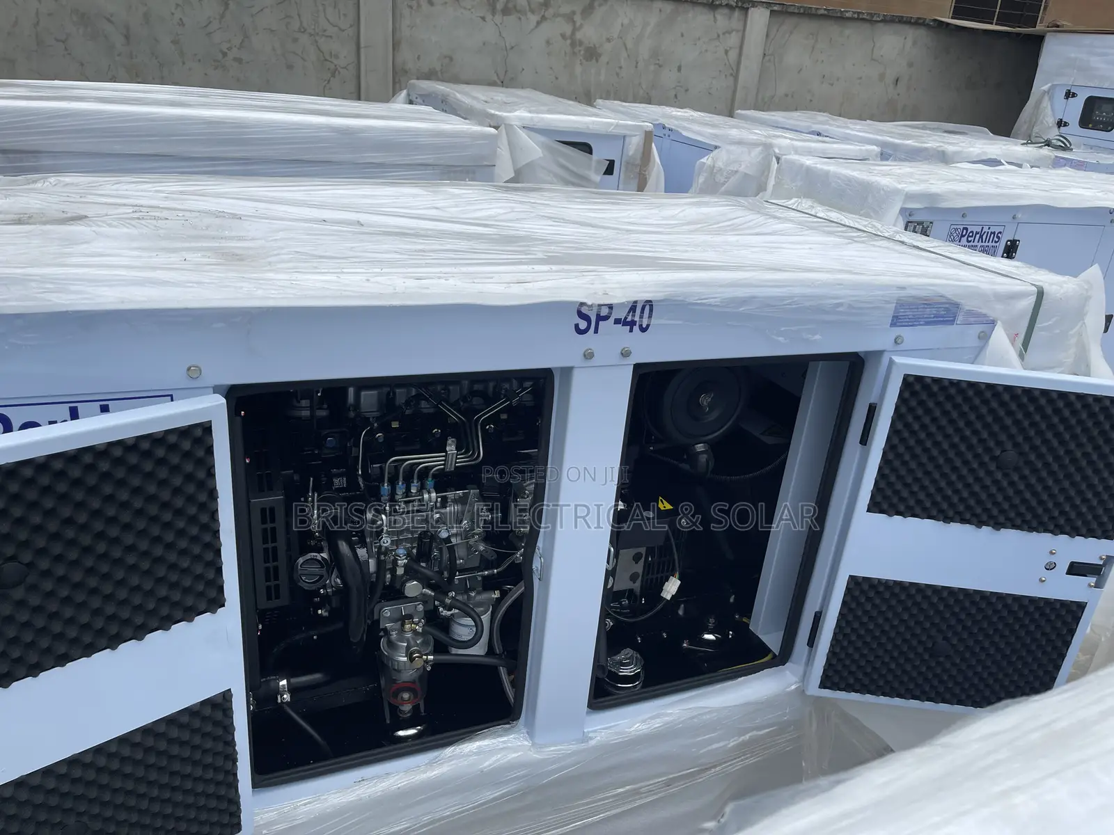Excellent England Perkins Soundproof Diesel Generator 40kva
