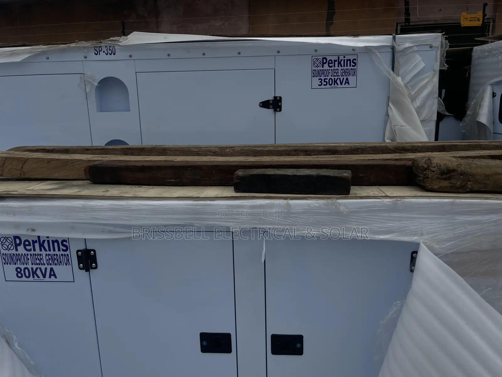 Excellent England Perkins Soundproof Diesel Generator 350kva