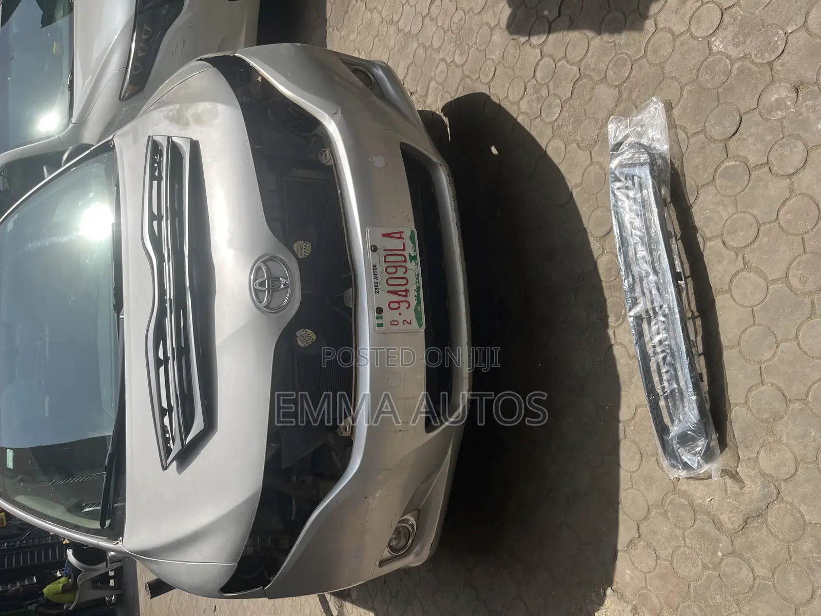 Venza 2015 Front and Down Grill Available Text or Call 