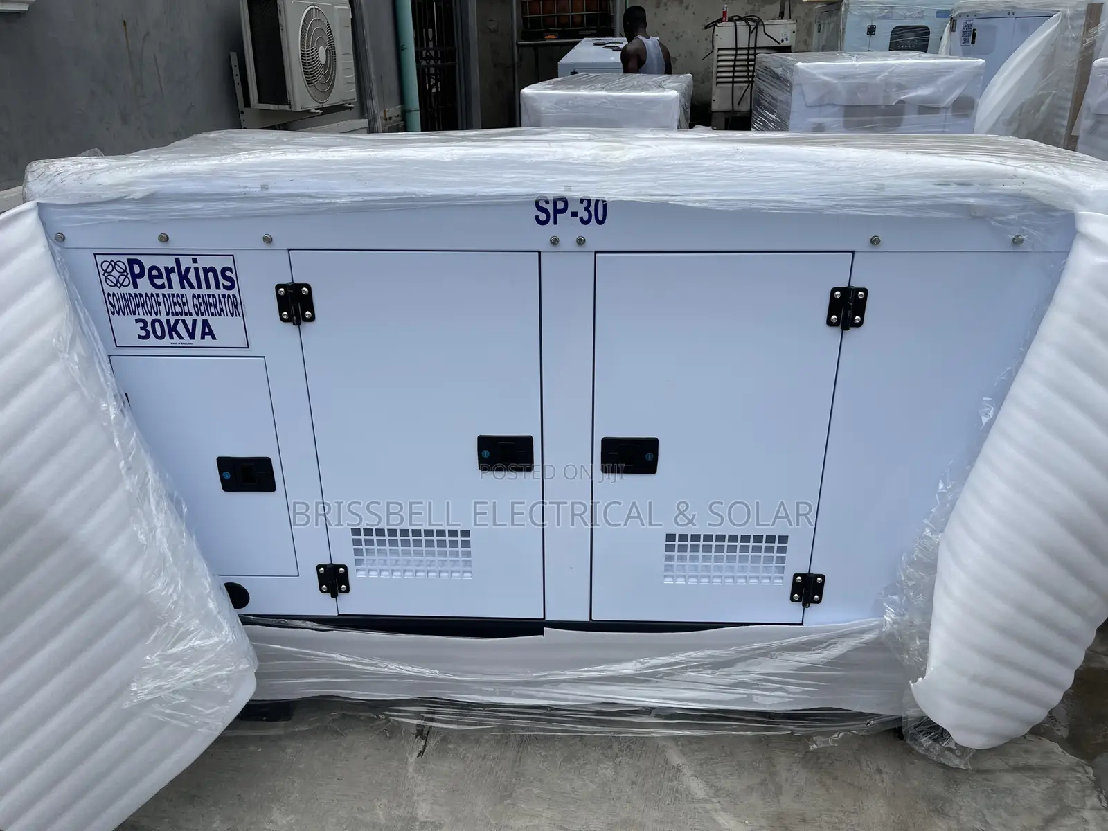 Excellent England Perkins Soundproof Diesel Generator 30kva
