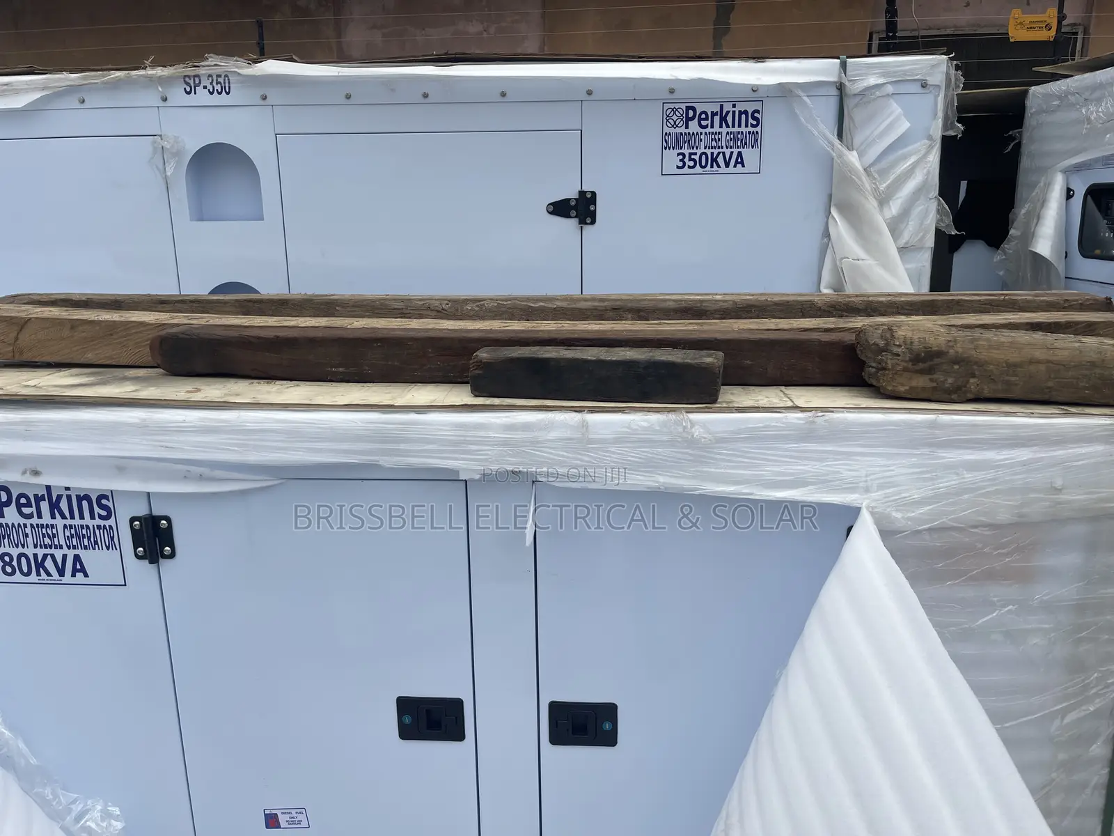 Strong England Perkins Soundproof Diesel Generator 350kva