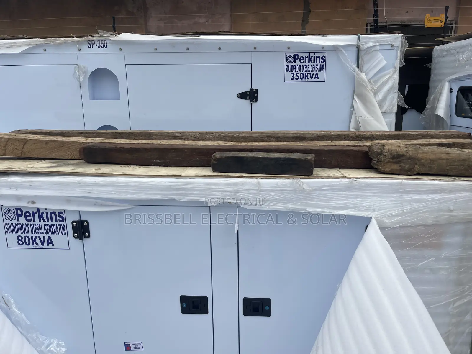 Strong England Perkins Soundproof Diesel Generator 350kva