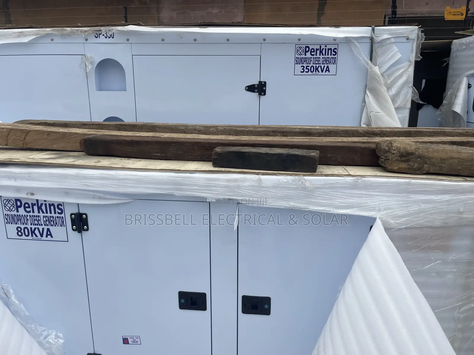 Strong England Perkins Soundproof Diesel Generator 350kva