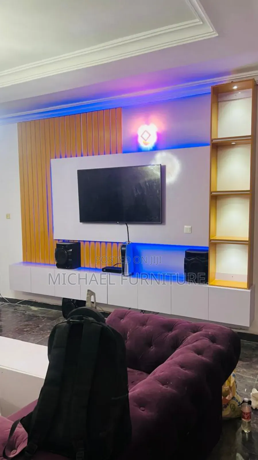 Fashionable,Strong and Well Crafted Tv Console