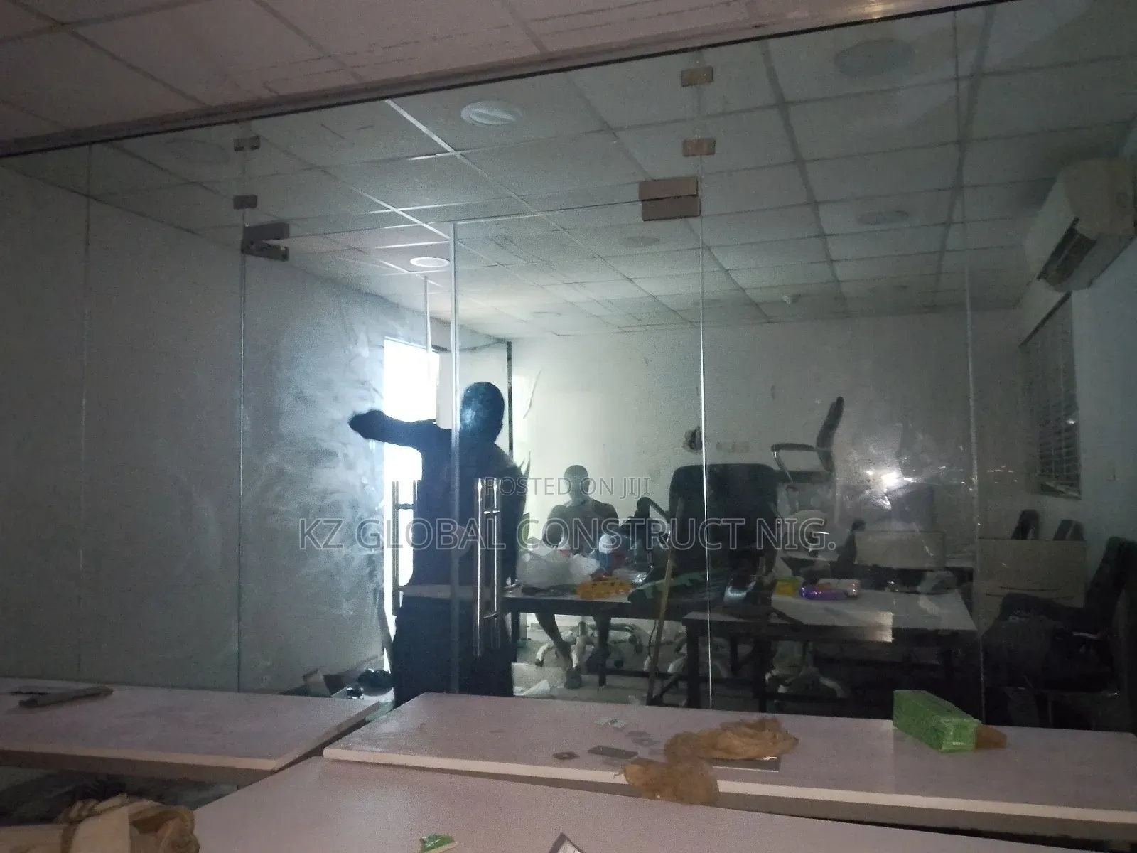 Frameless Partitioning Works With 10mm Plain Glass