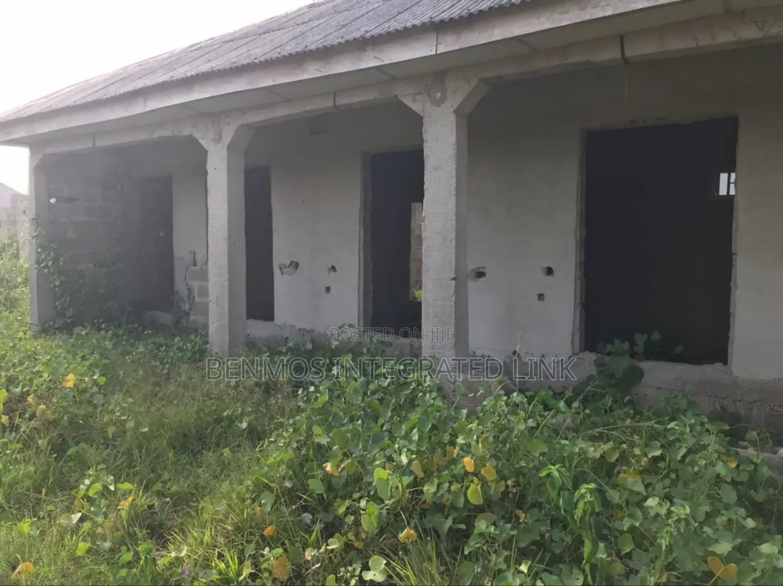 3bdrm House in Oloja Estate, Ikorodu for Sale