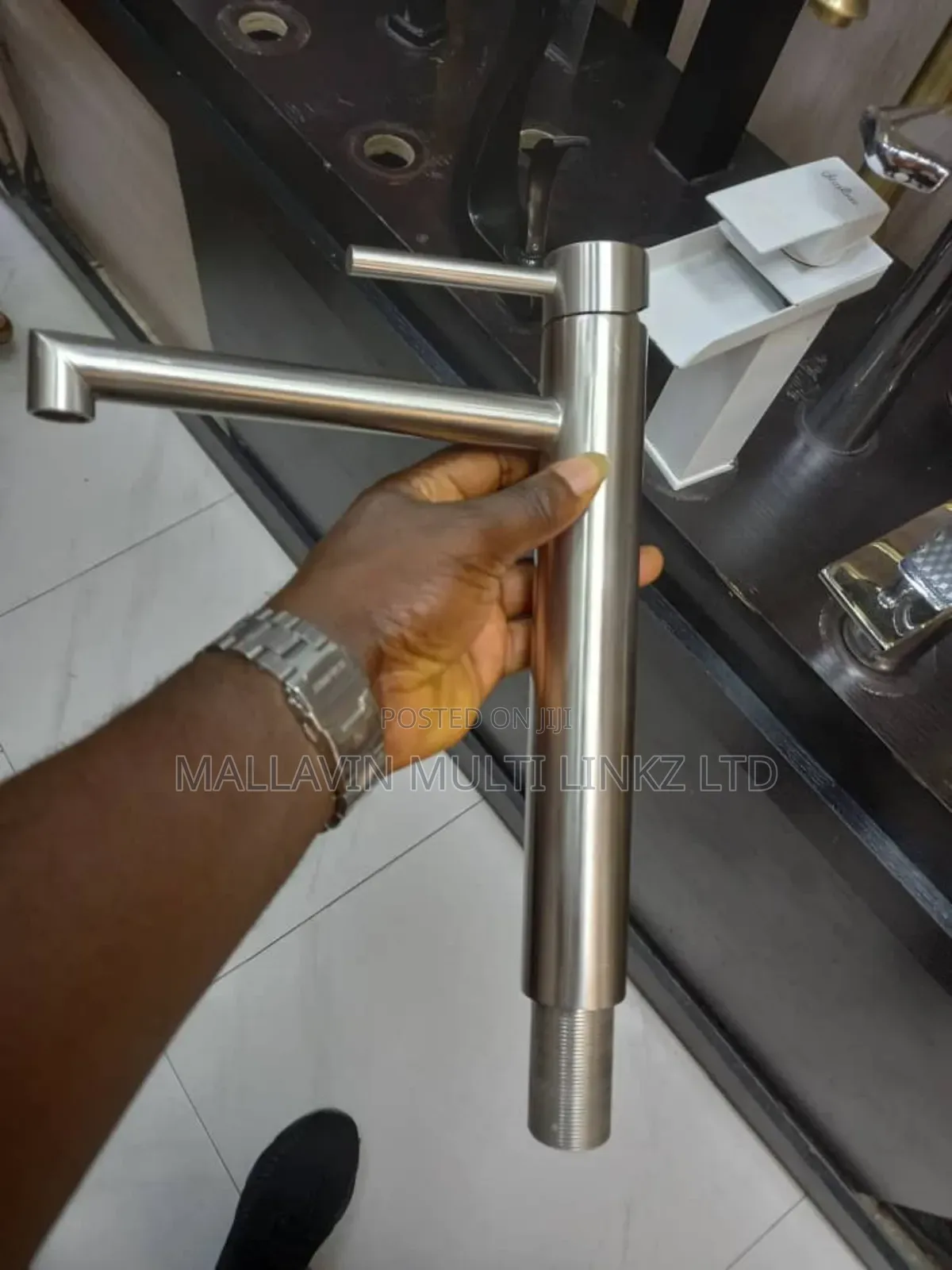 Long Neck Countertop Basin Hot And Cold Basin Faucets
