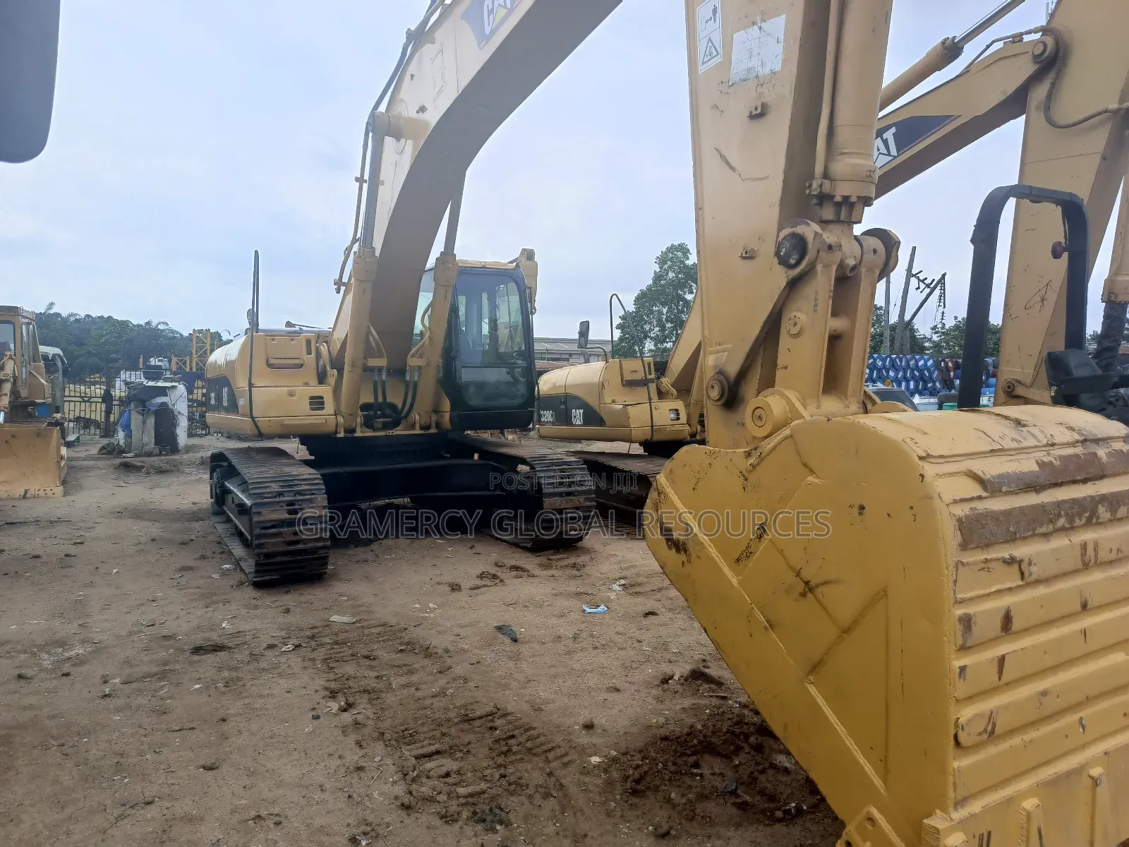 Foreign Used Cat Excavator 320cl for Sale