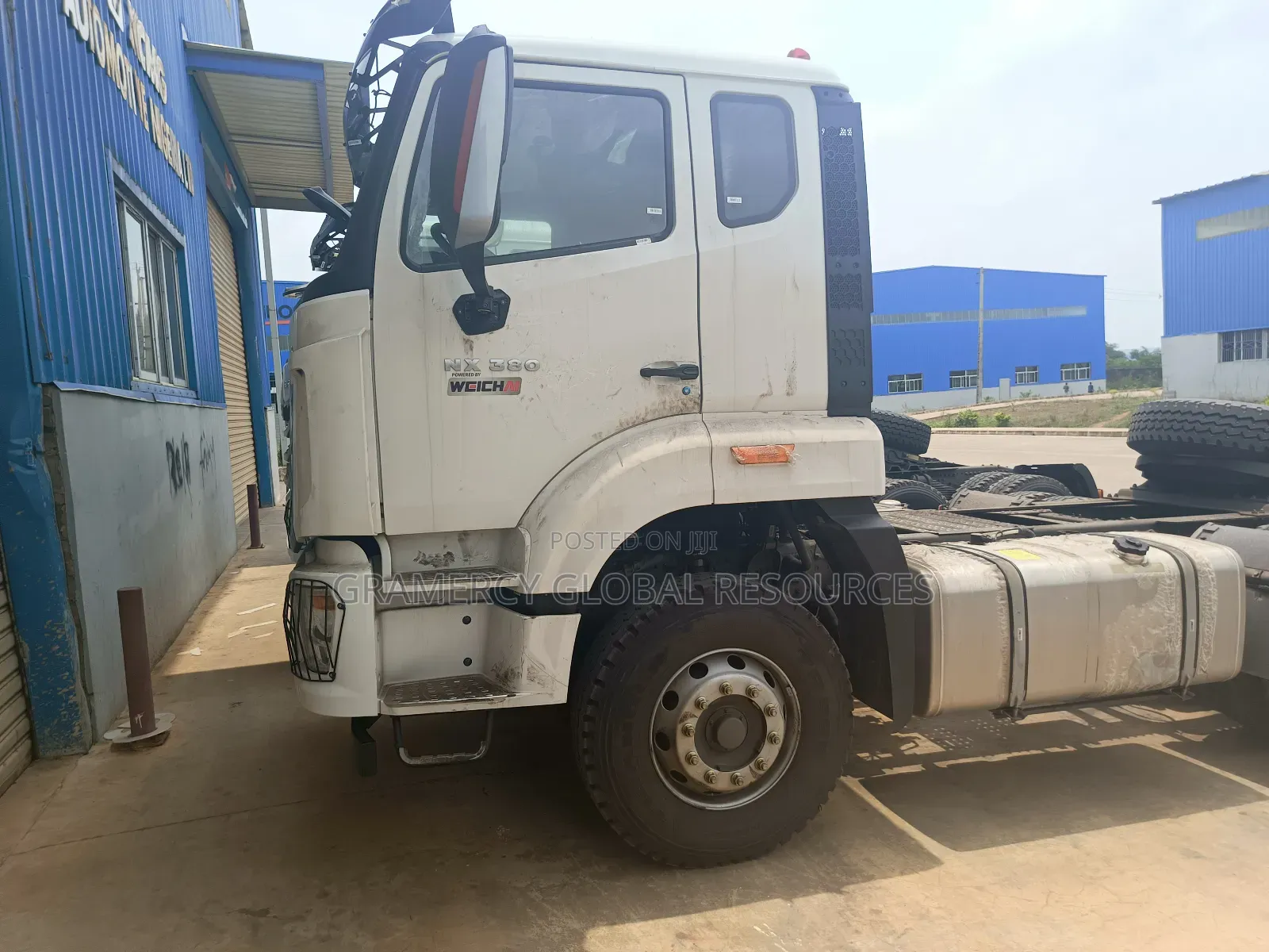 Brand New Howo 380hp Trailer Tractor Head 10 Tyres for Sale