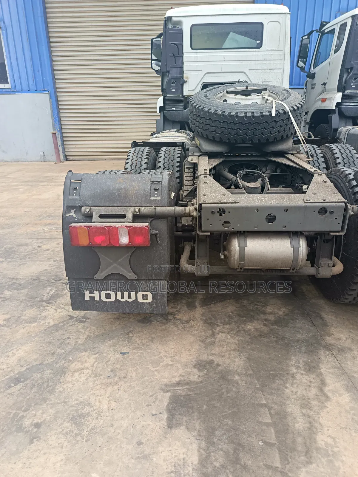 Brand New Howo 380hp Trailer Tractor Head 10 Tyres for Sale