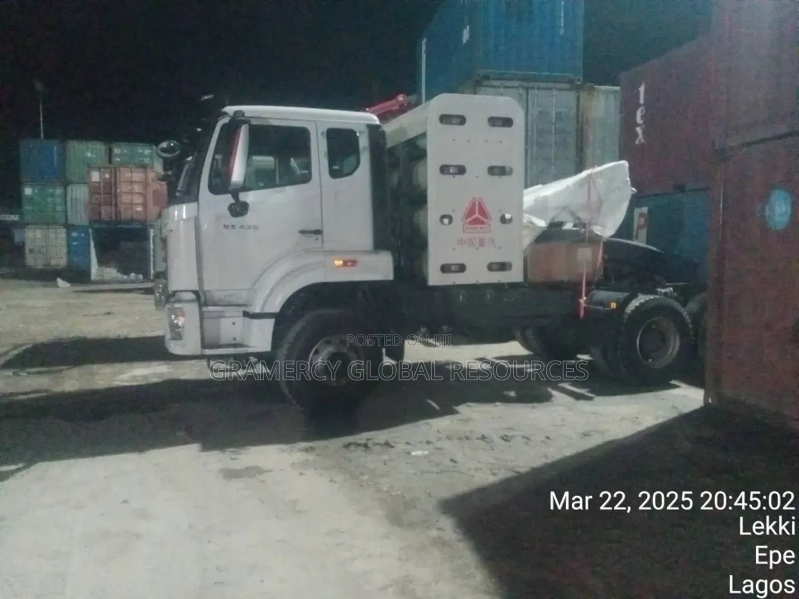 Brand New Howo 380hp Trailer Tractor Head 10 Tyres for Sale