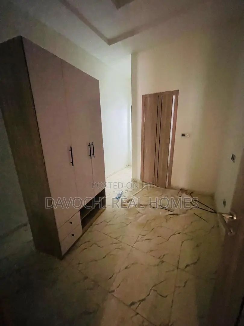 4bdrm Duplex in Ikota. Lekki for sale