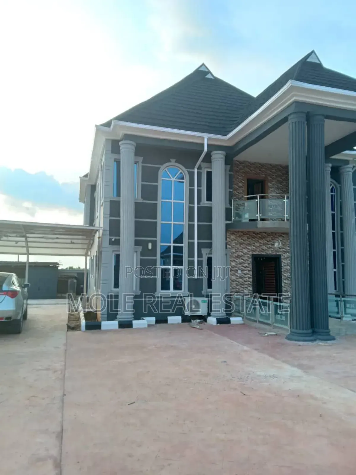 New 5 Bedroom Detatched Hiltop Estate Ikola Command