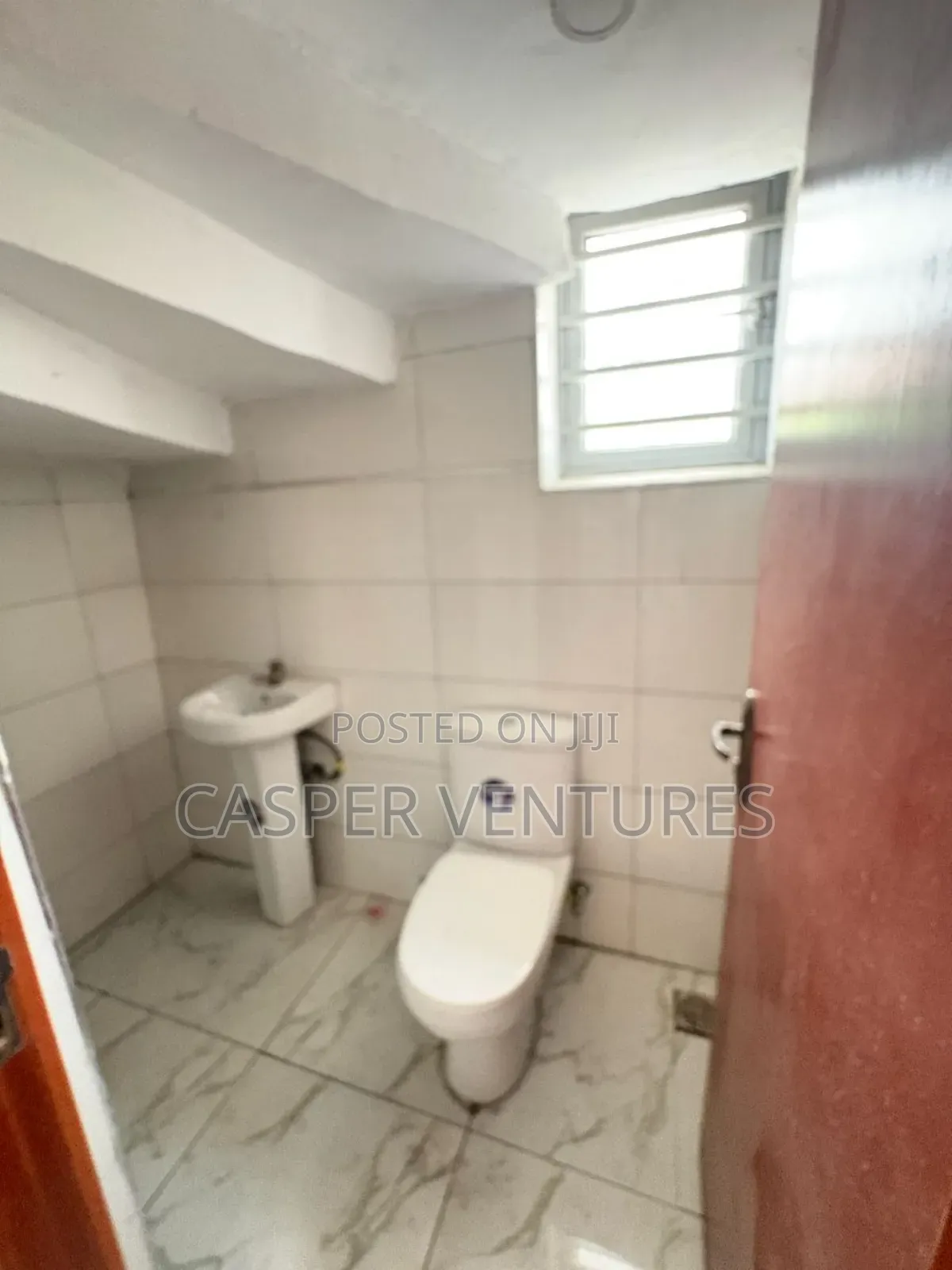 Studio Apartment in Royal View, Ikota for rent