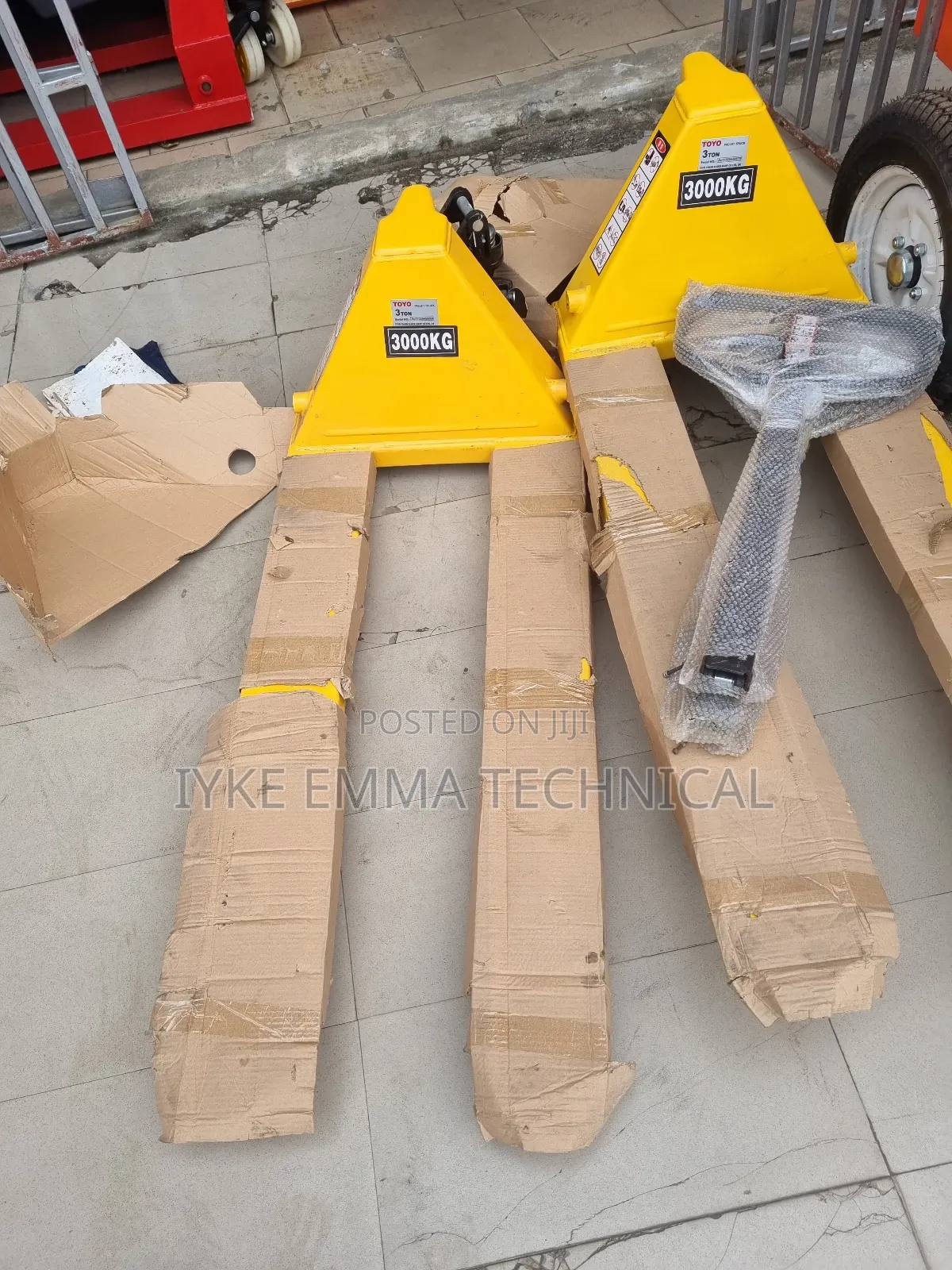 Hydraulic Hand Pallet Truck Trolley 3 Ton / 3000 Kg Toyo