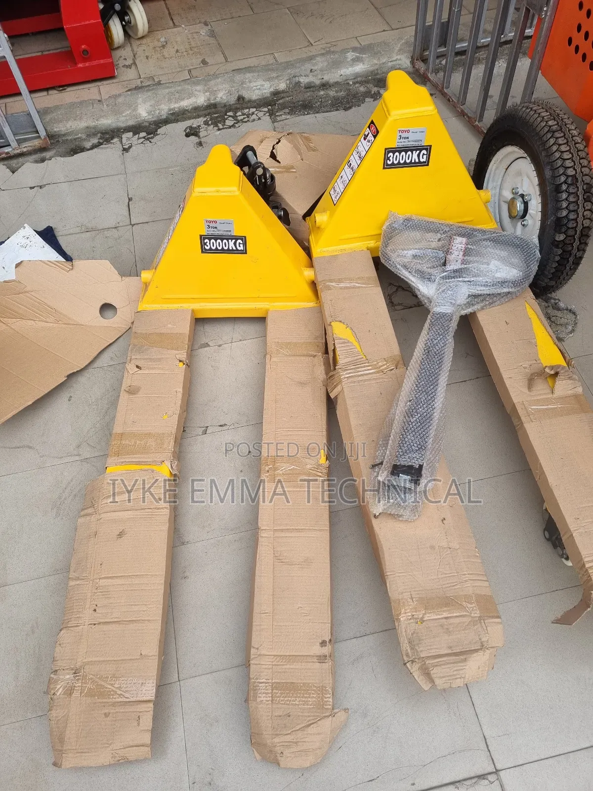 Hydraulic Hand Pallet Truck Trolley 3 Ton / 3000 Kg Toyo
