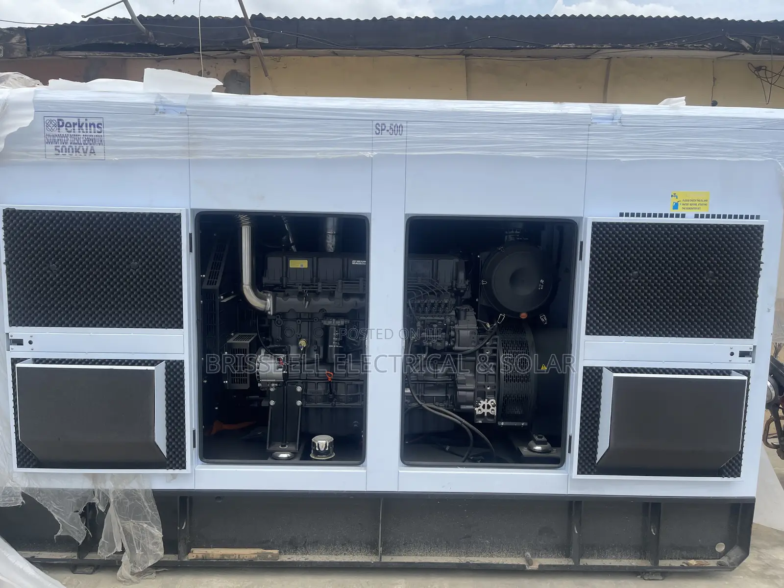 Strong England Perkins Soundproof Diesel Generator 500kva