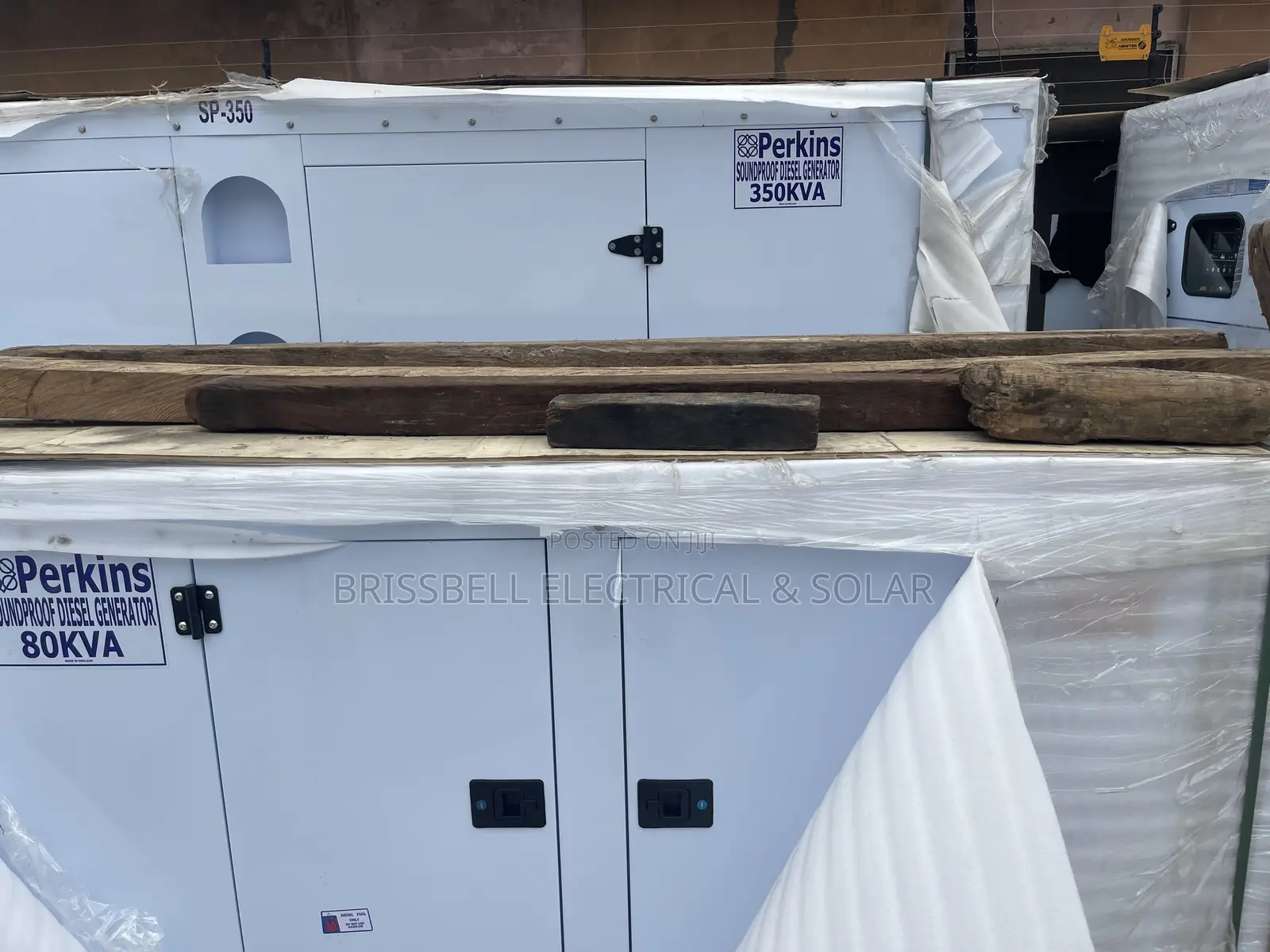 Strong England Perkins Soundproof Diesel Generator 350kva