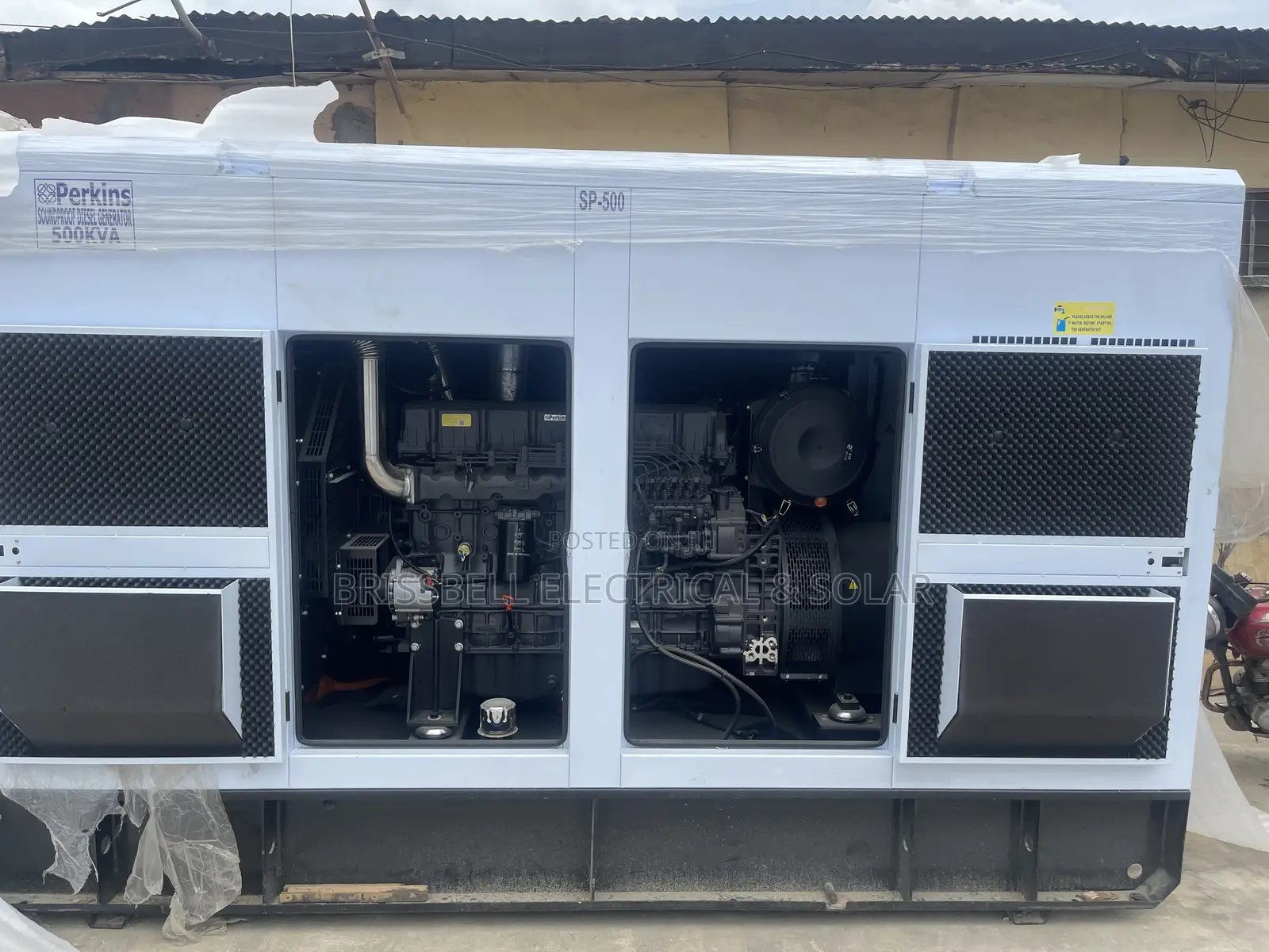 Strong England Perkins Soundproof Diesel Generator 500kva