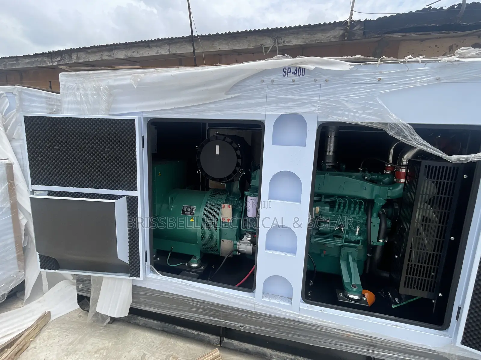 Strong England Perkins Soundproof Diesel Generator 400kva