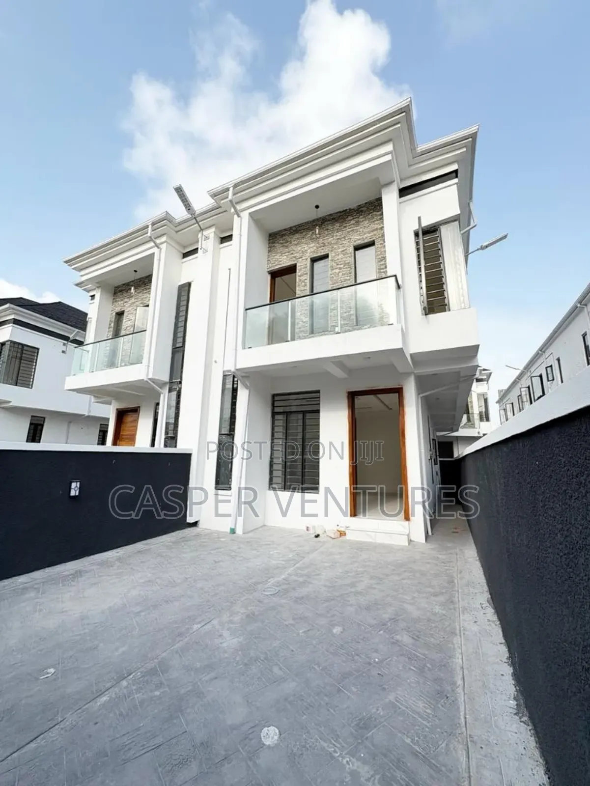 4bdrm Duplex in West, Ikota for sale