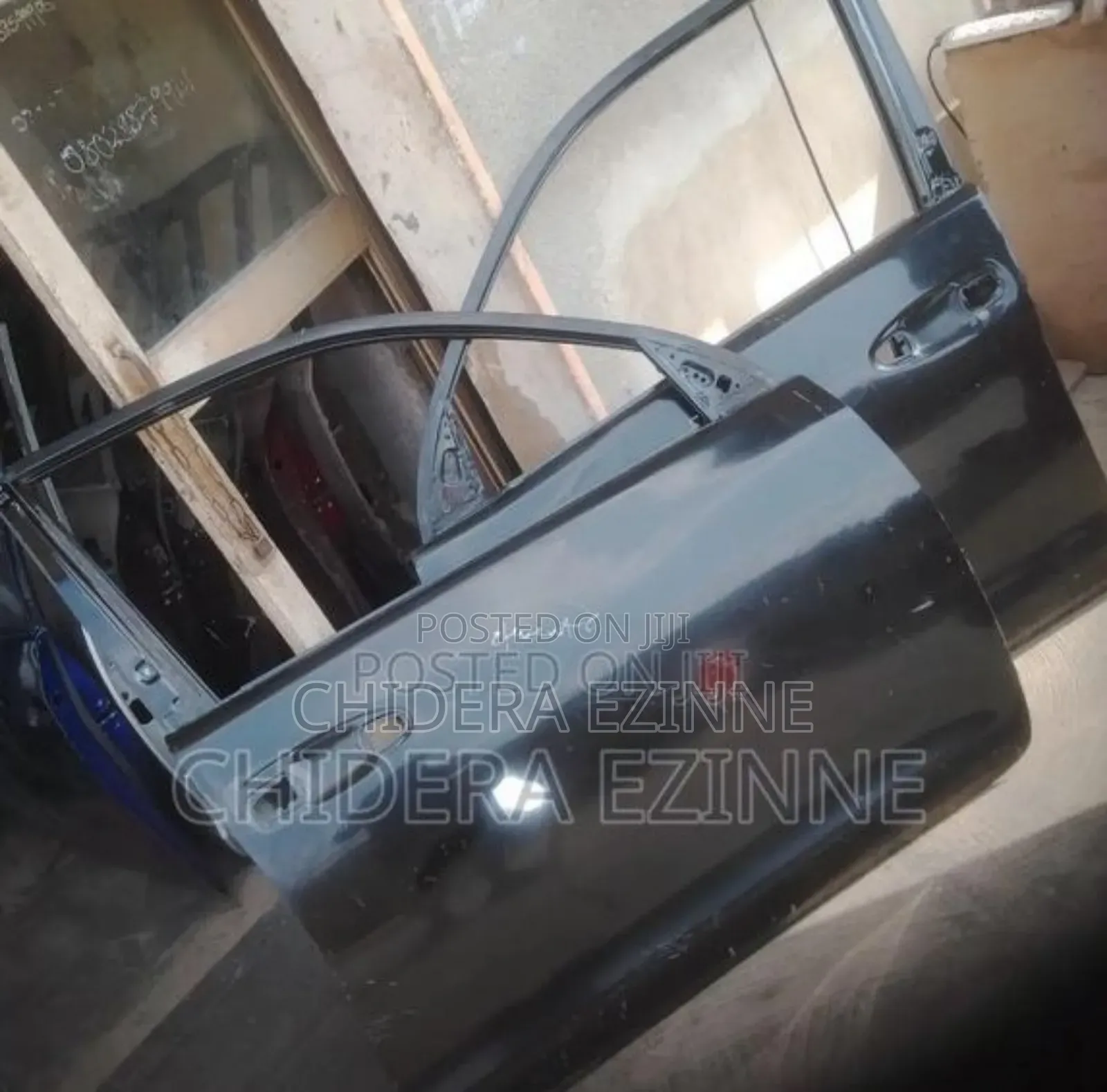 Toyota Land Cruiser Prado 2018 The Two Front Doors
