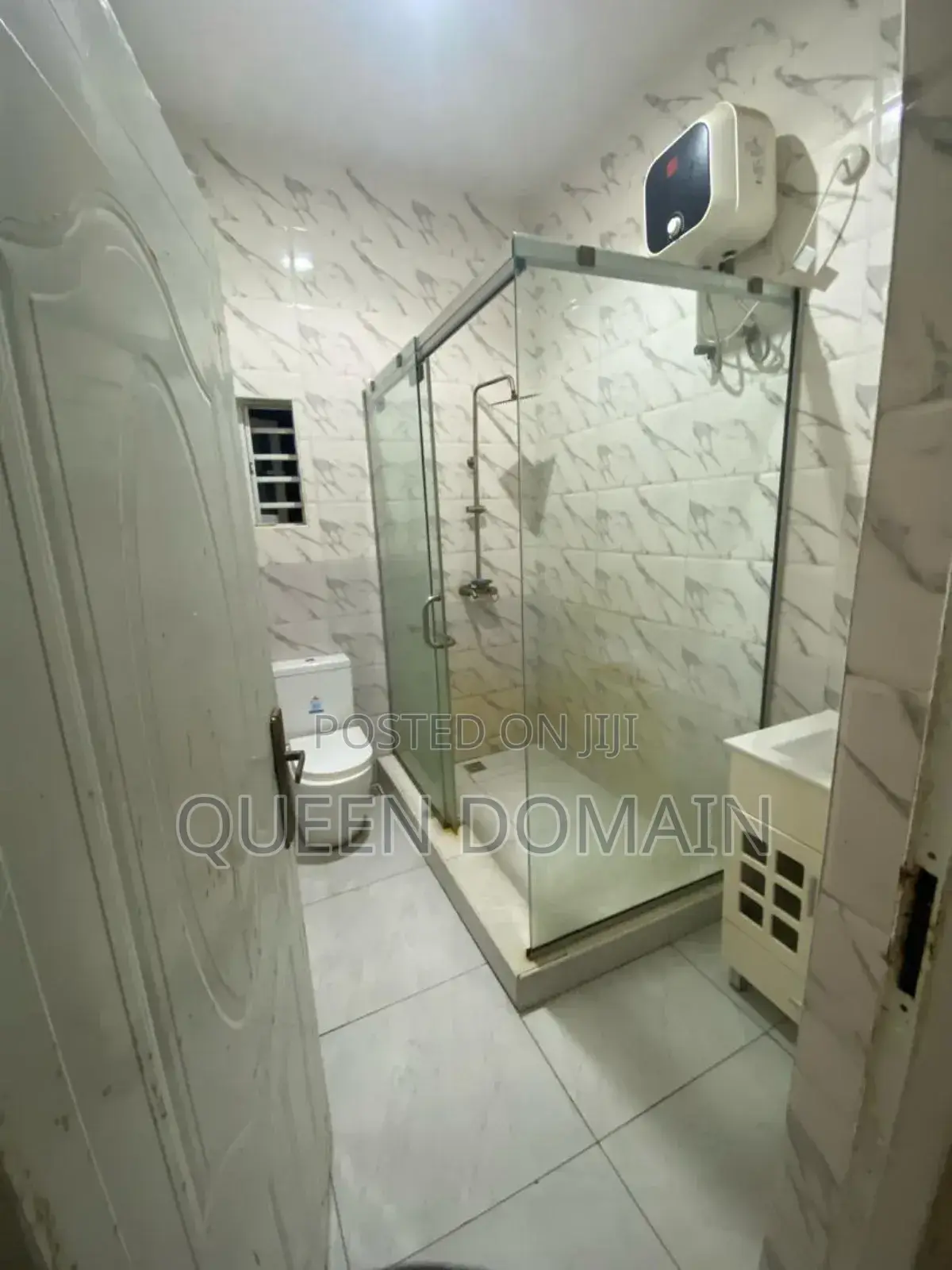 3bdrm Block of Flats in Hopevill, Ajah for rent
