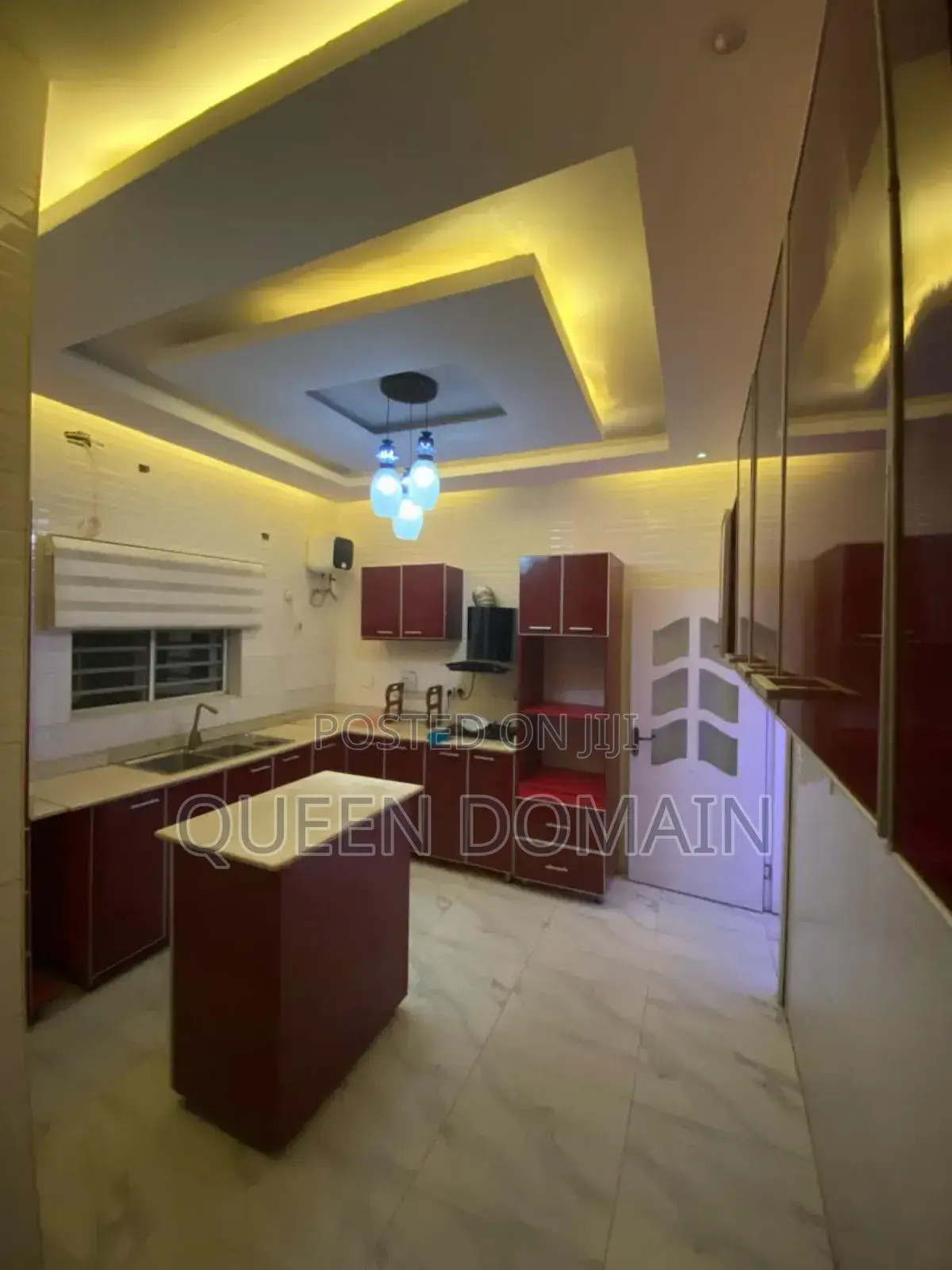 3bdrm Block of Flats in Hopevill, Ajah for rent