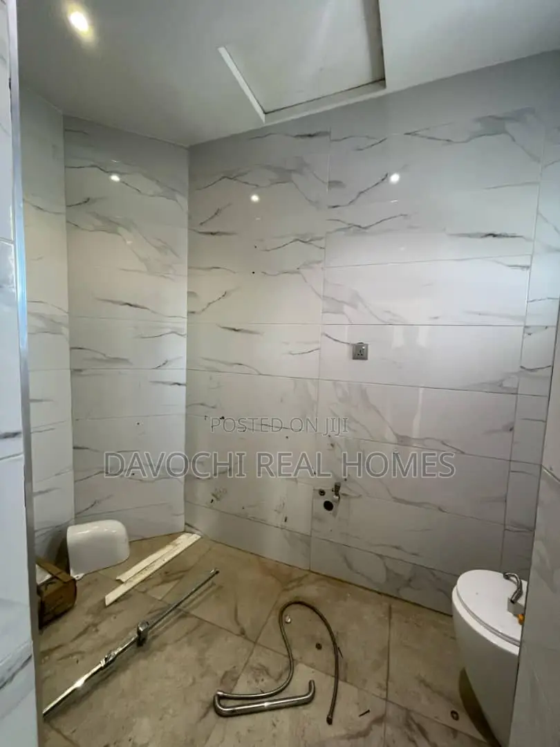 4bdrm Duplex in Lekki Phase1 for rent