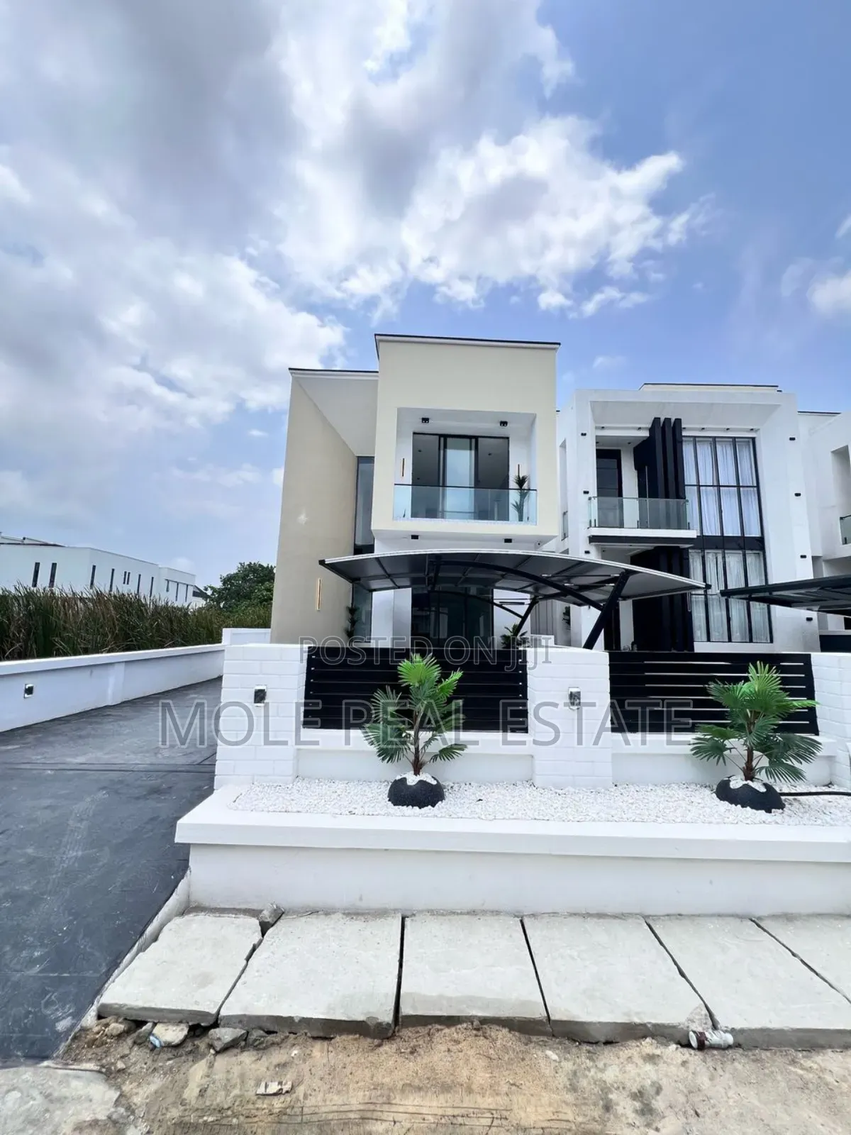 Furnished 4bdrm Duplex in Ikeja for sale