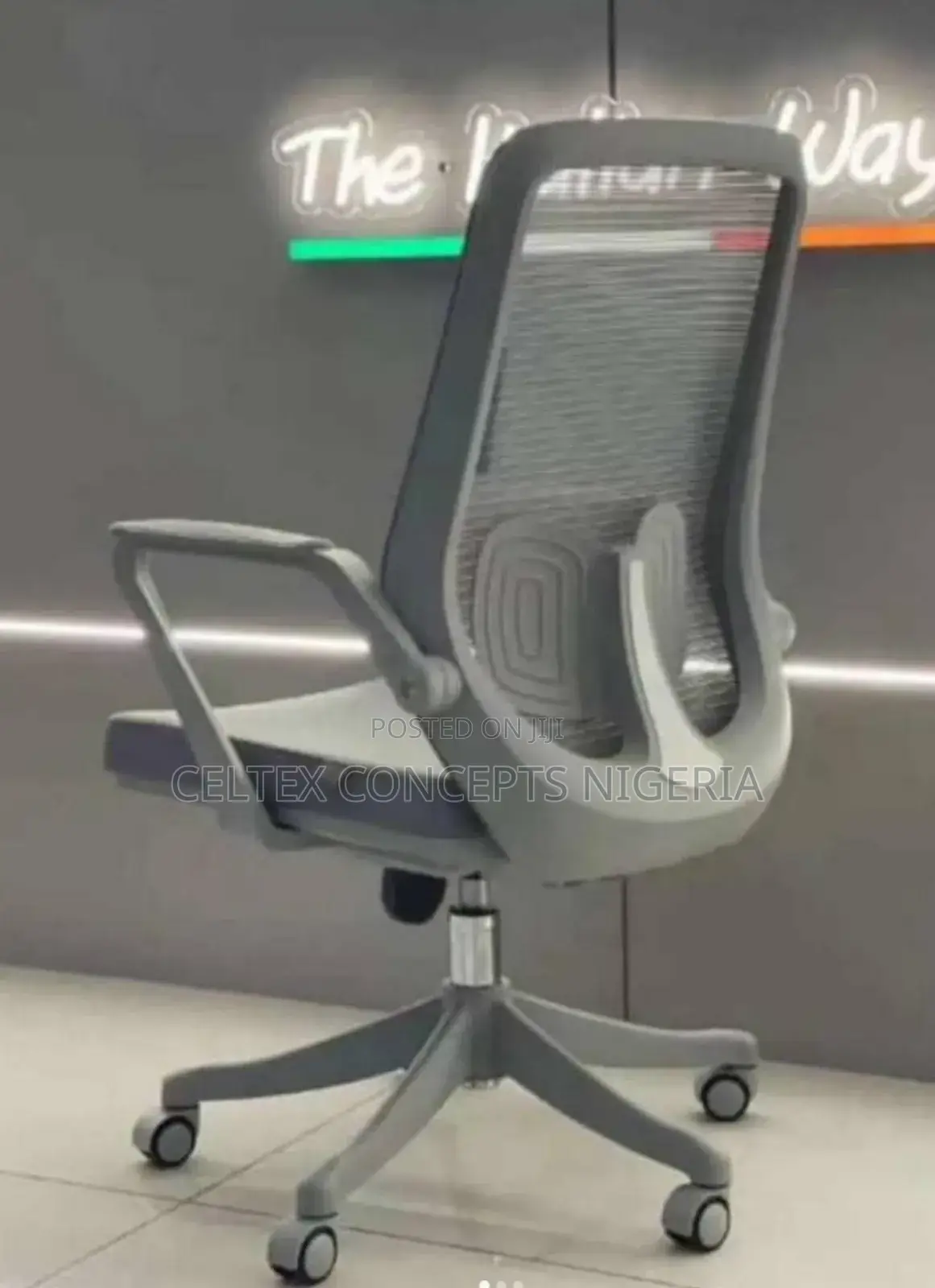 Ergonomic Swivel Office Chair