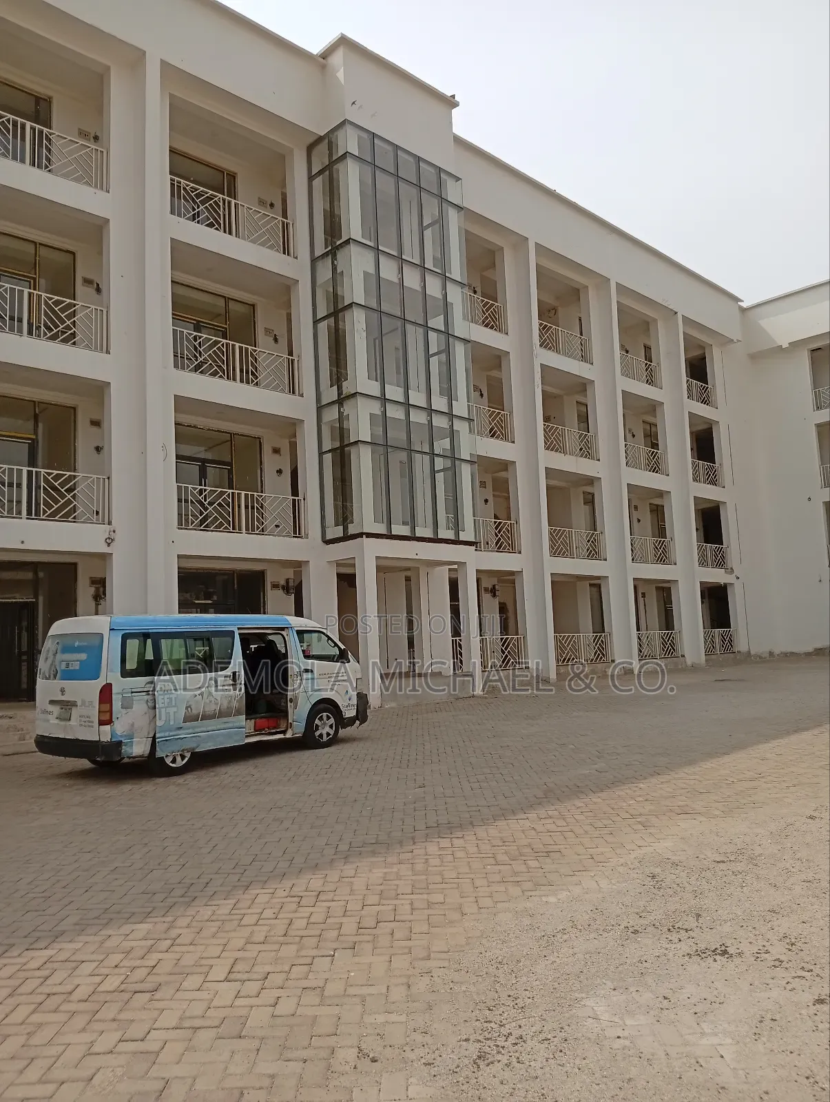 Commercial Building for Lease
